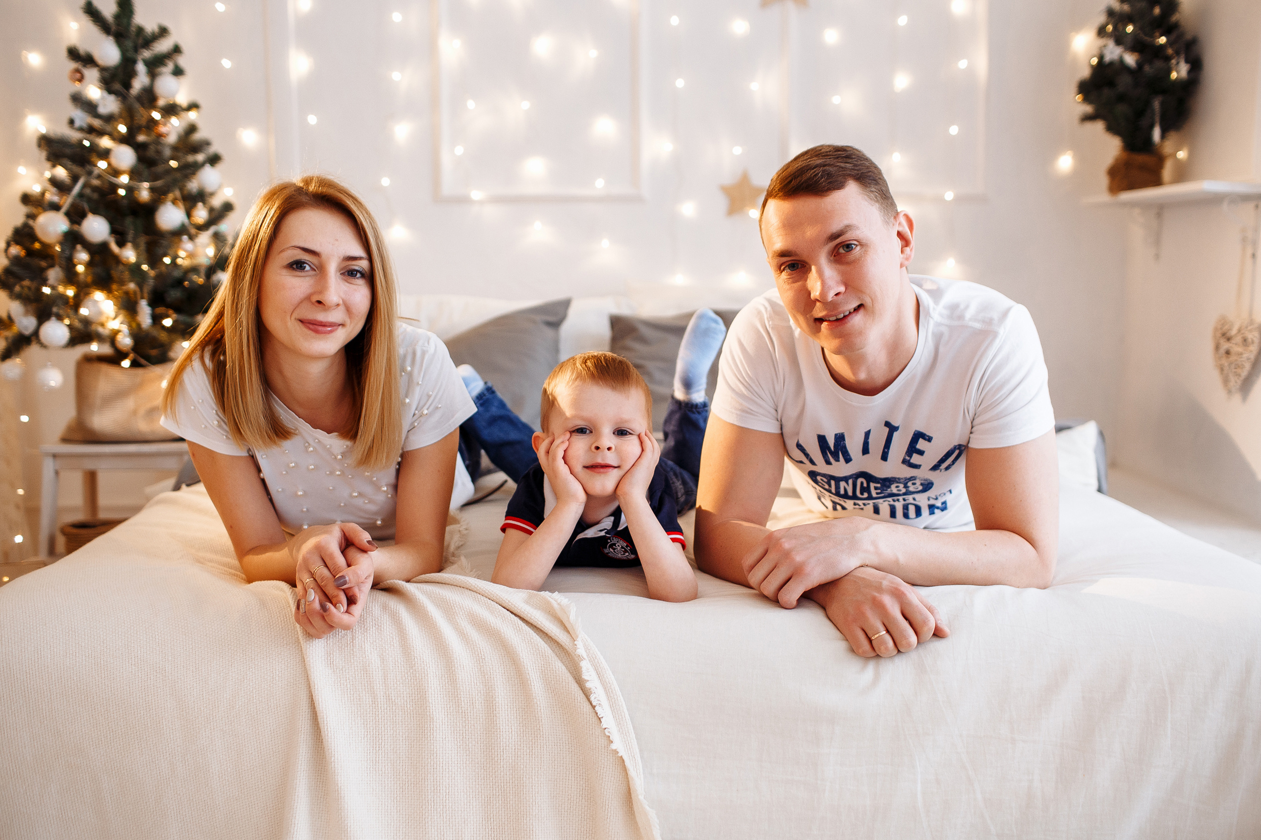 Непоседа Дима и его родители. Свадебный и семейный фотограф в Твери, Москве, Санкт-Петербурге