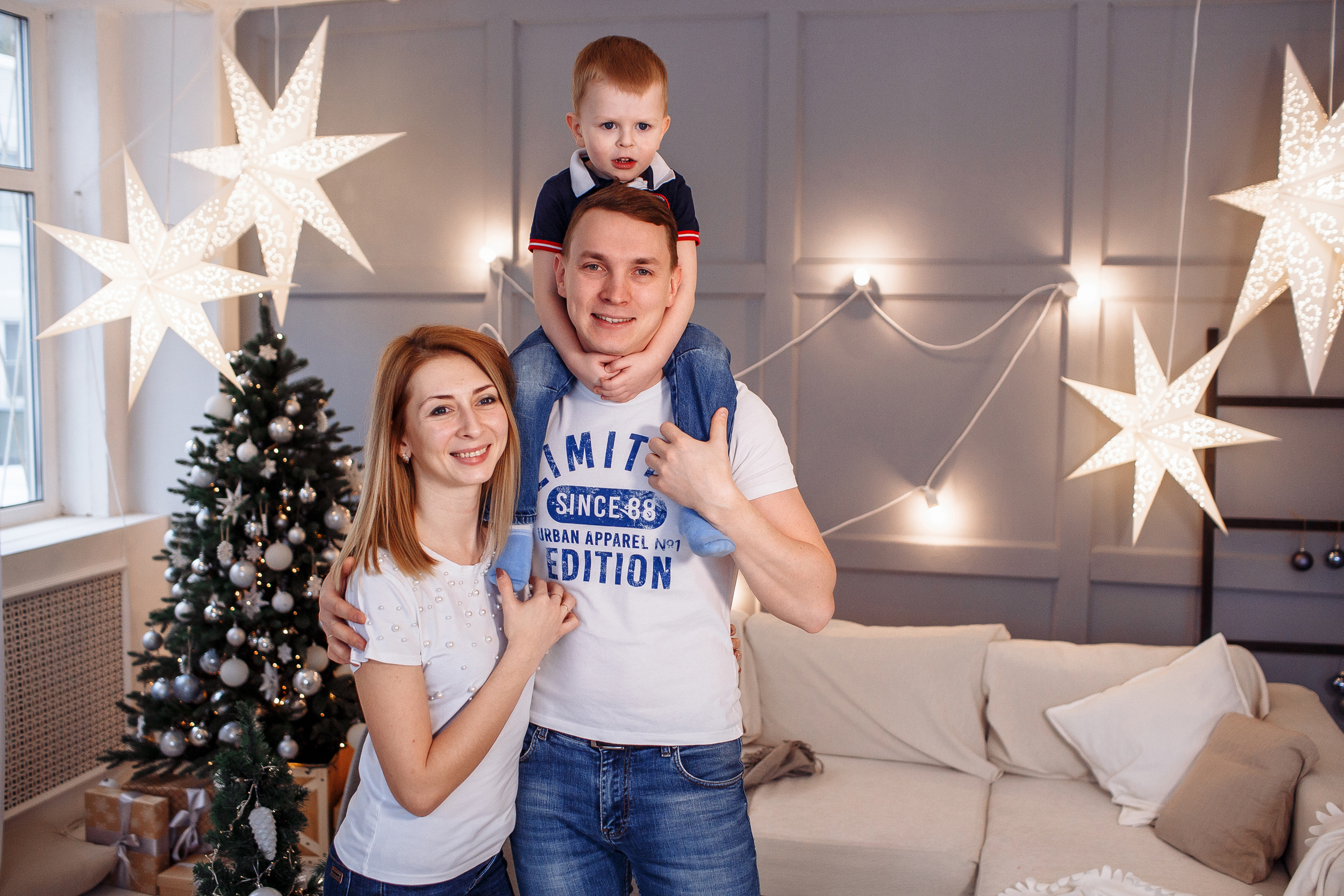 Непоседа Дима и его родители. Свадебный и семейный фотограф в Твери, Москве, Санкт-Петербурге