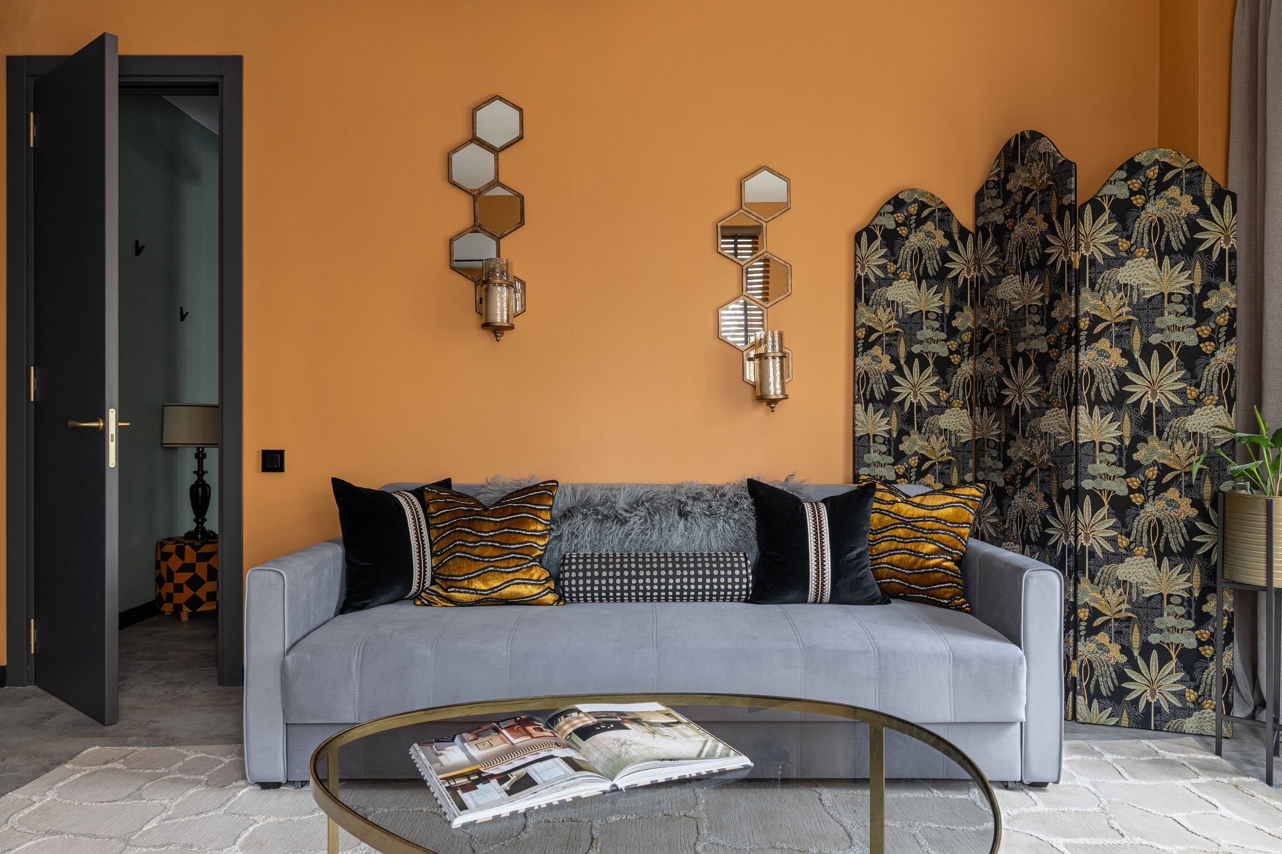 Смелый и яркий проект двухкомнатной квартиры на Шаболовке. Veselinskiy| Интерьерный фотограф | Москва