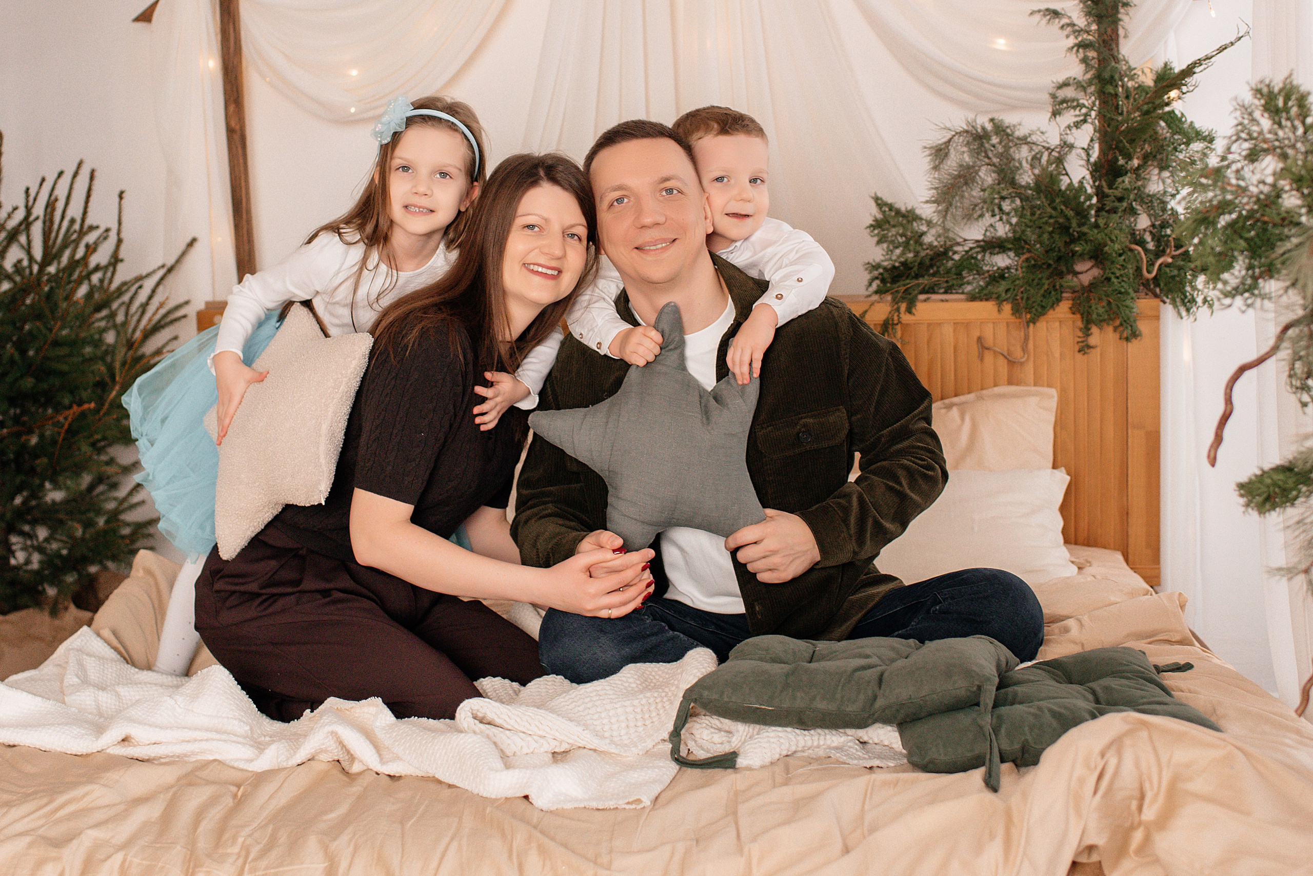 Наталья с семьей. Марта Корженко — фотограф, контент фотограф, визуализатор бренда