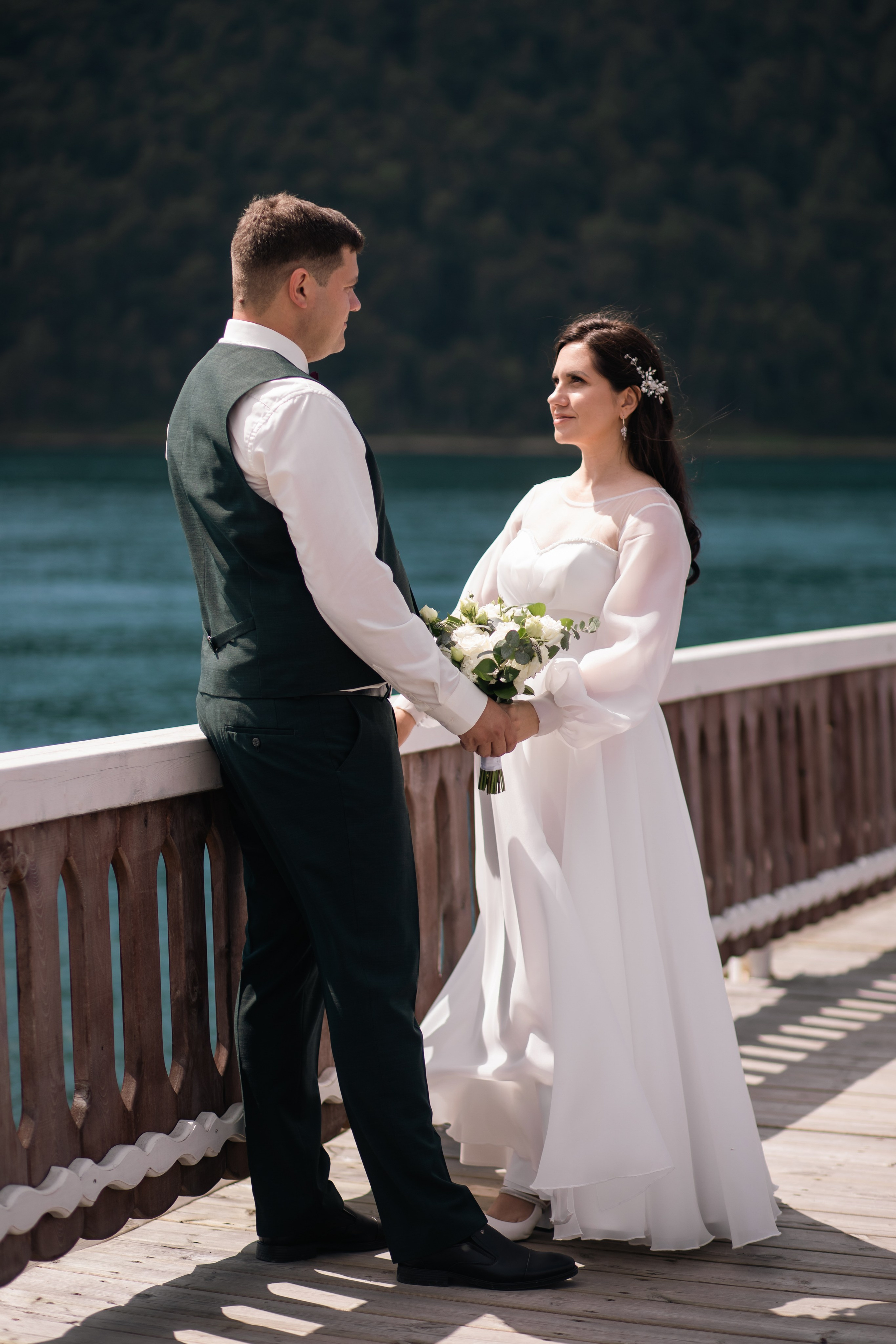 Денис и Екатерина. Церемония на берегу Байкала. Фотограф Татьяна Ступина Иркутск