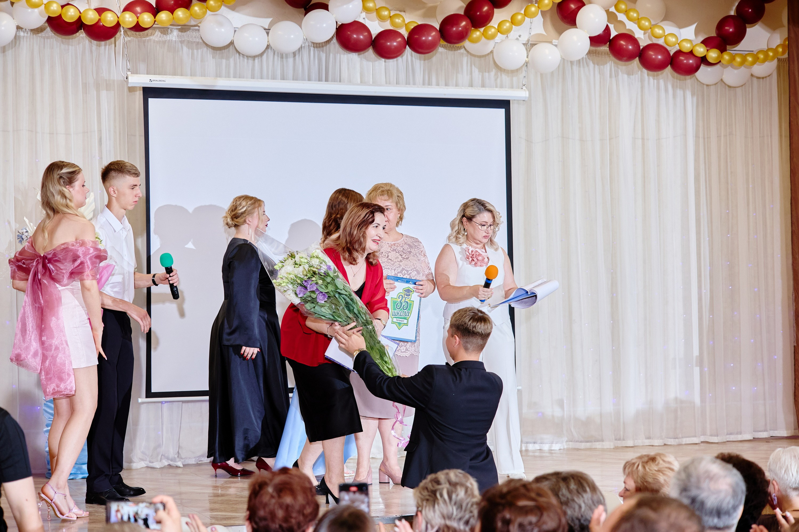 Выпускной 35 Сош. Фотограф Выпускные альбомы Таганрог Сергей Коробченко