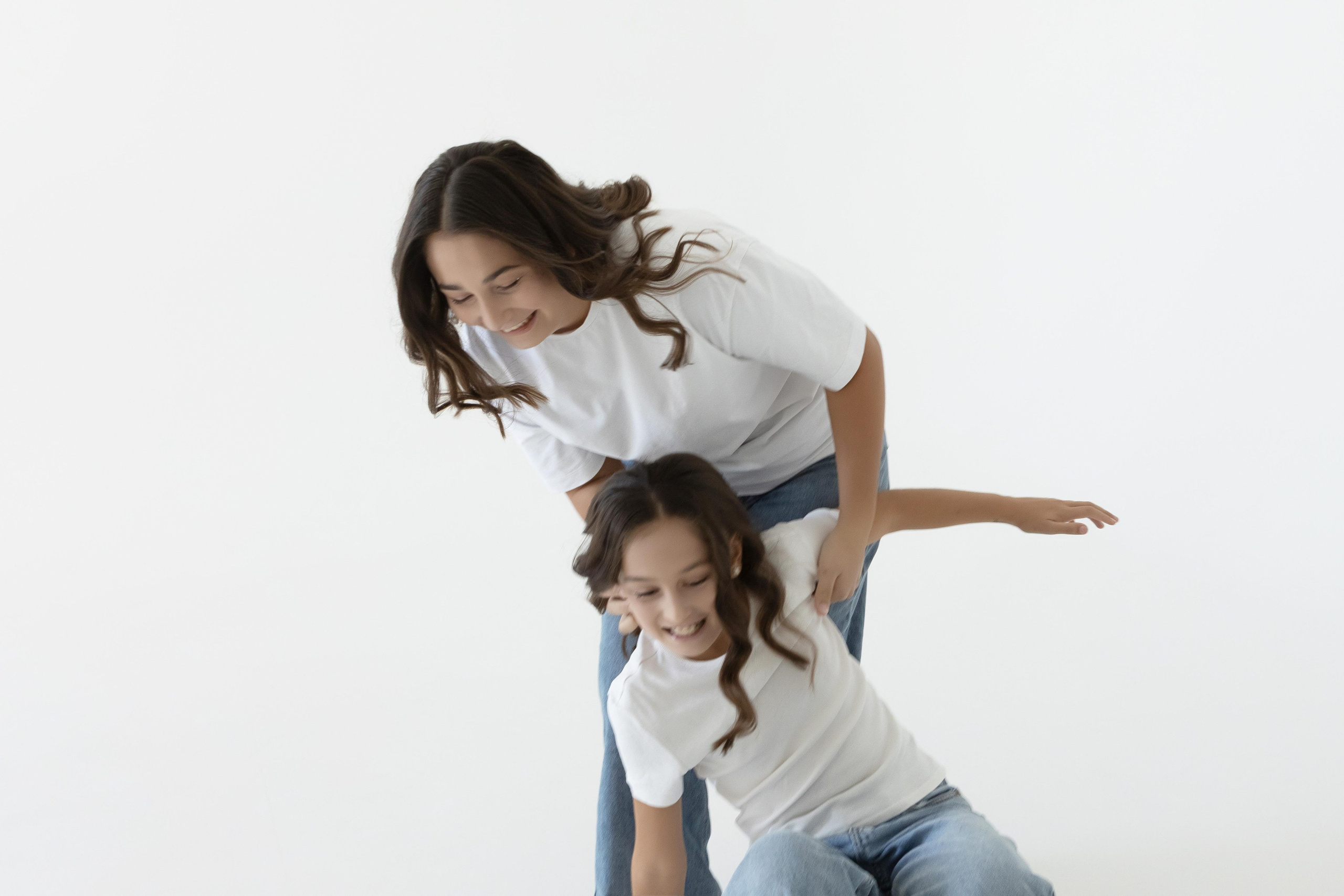 Сестры в студии. Семен Соколов