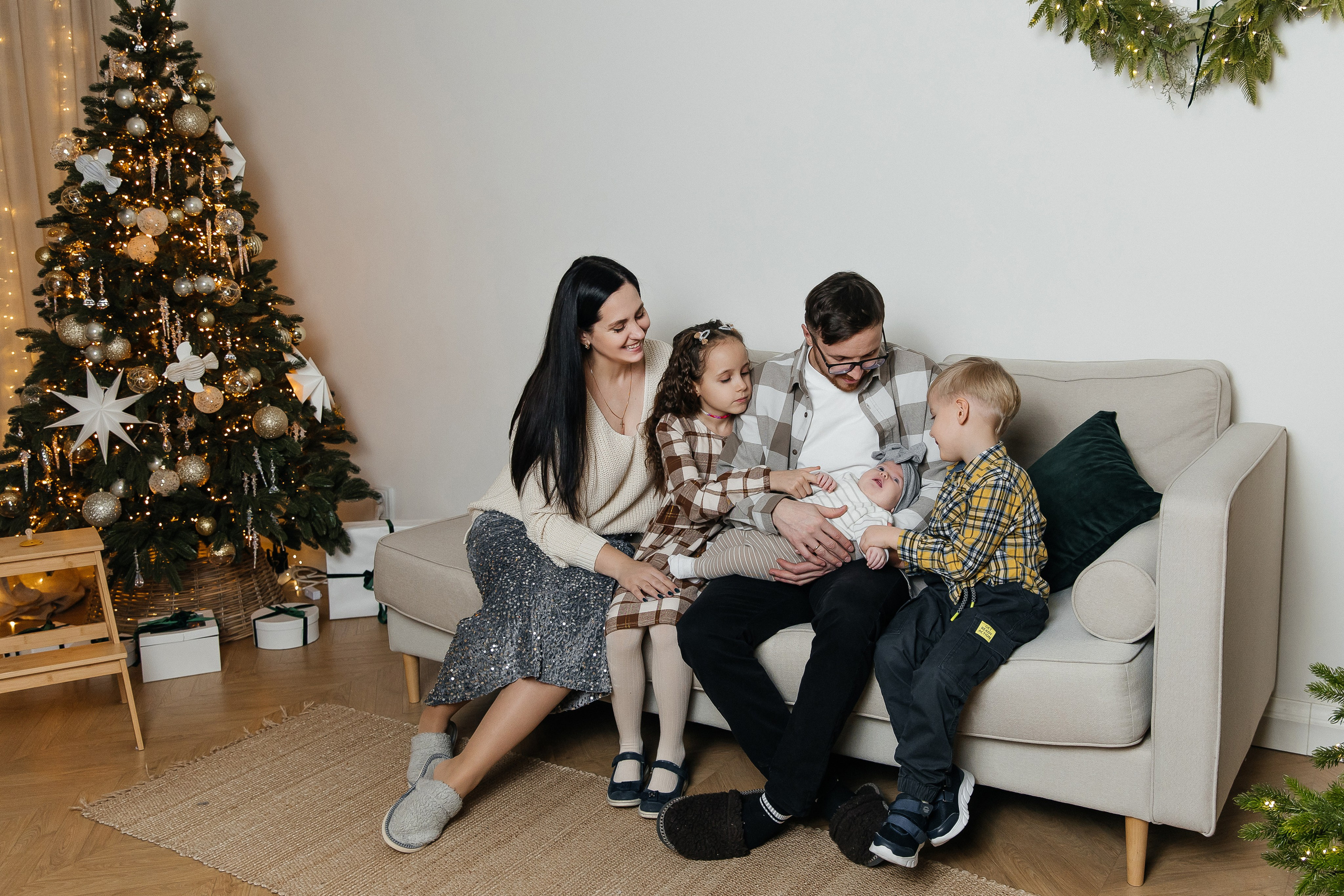 Дарья с семьей новогодняя. Свадебный и семейный фотограф в Вологде Екатерина Назарина