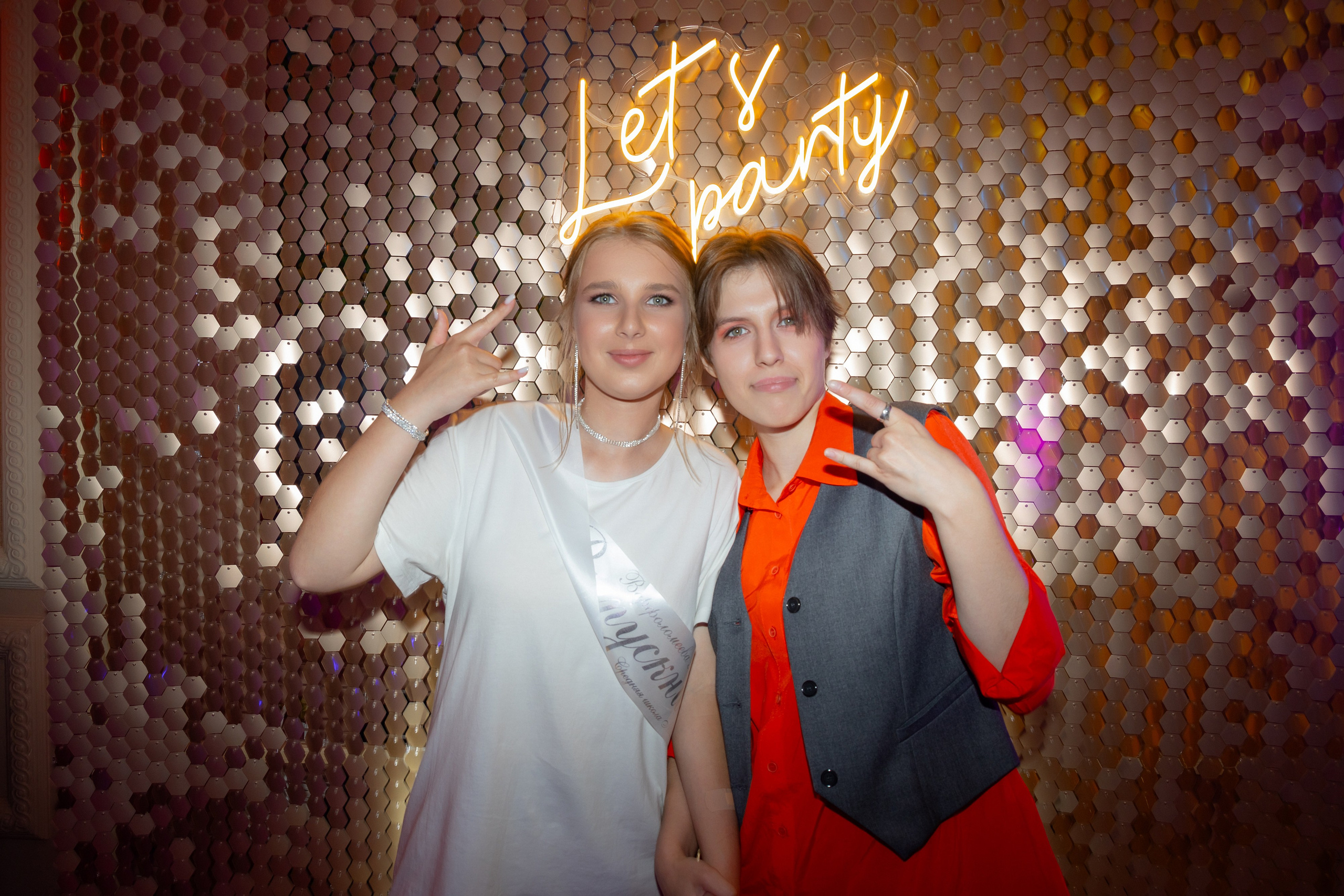 Школьный выпускной 2024 год в Соколе (Минск). Свадебный фотограф в Минске/Беларуси Сергей Спиридонов