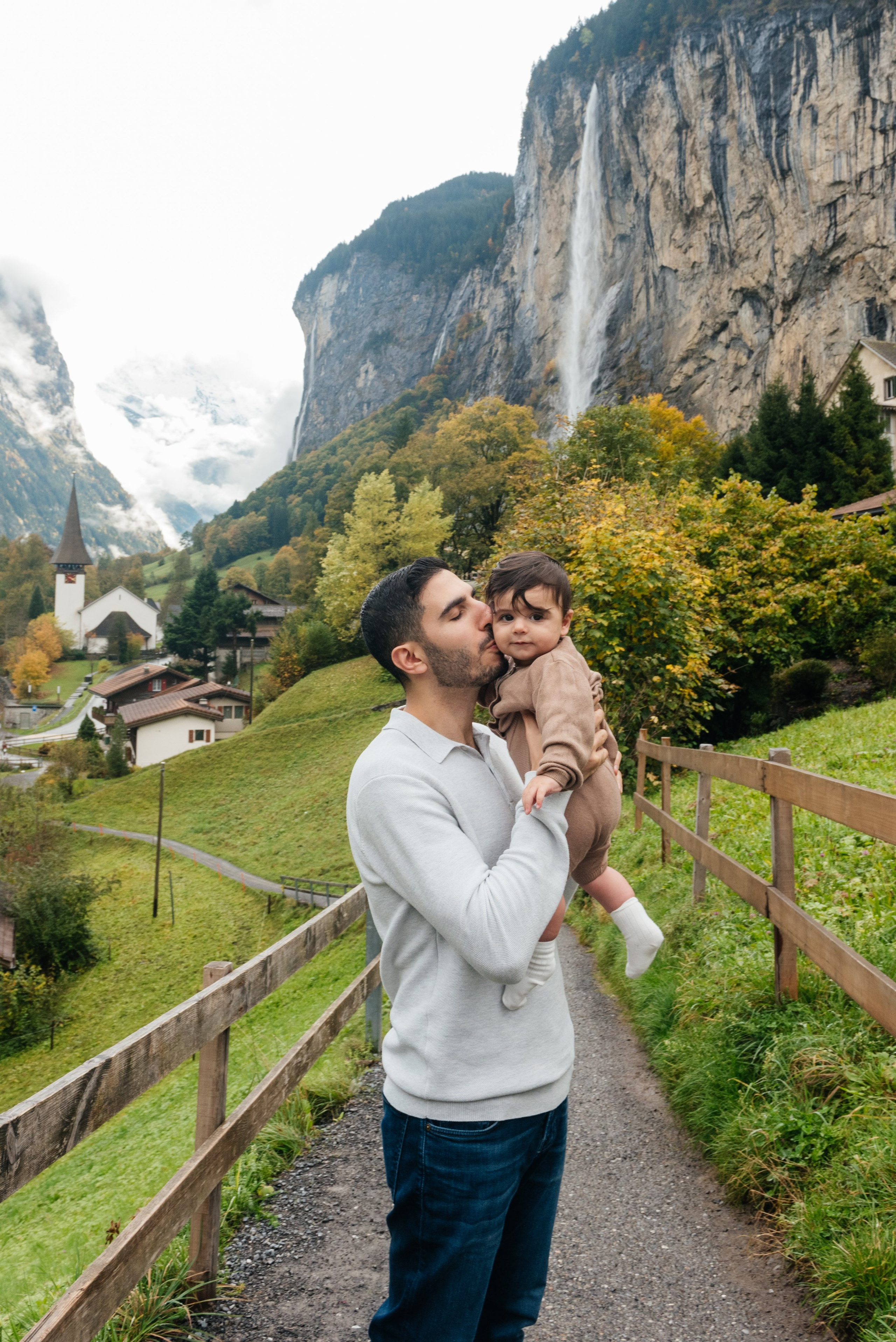 Ruby, Elie and Leo (Lauterbrunnen, Suisse). Photographe en Suisse et en Europe Anna Alekseenko