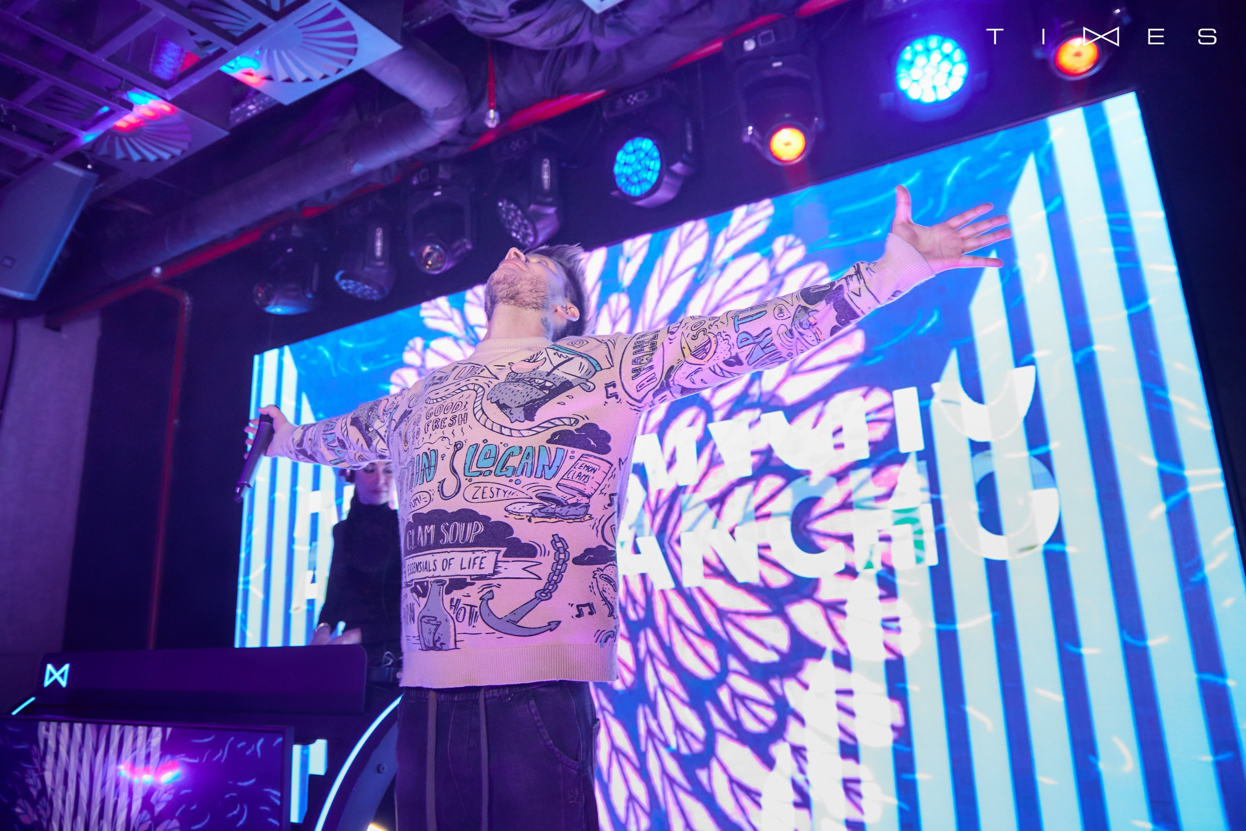 Профессиональная фотосъёмка в ночных клубах Донецка и Макеевки. Фотограф Татаринов Андрей (Донецк / Макеевка)