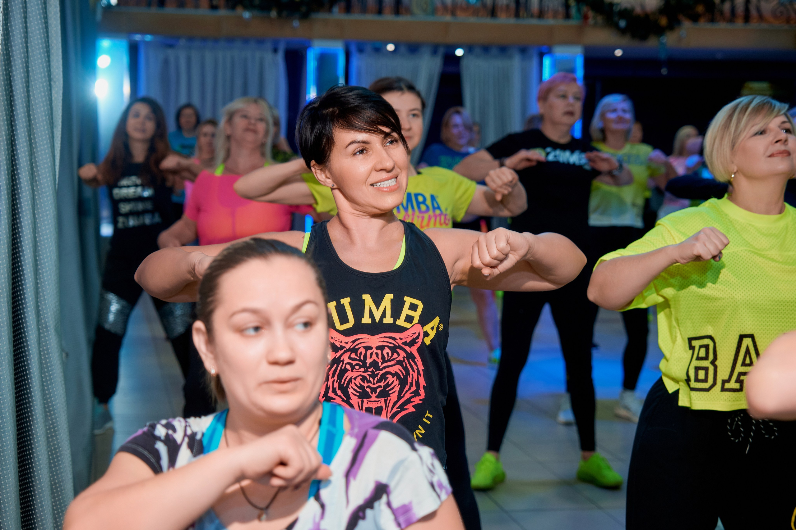 Благотворительная тренировка ЗУМБА. Арт-кафе «Чайка». Фотограф Таганрог Анна Трайжон