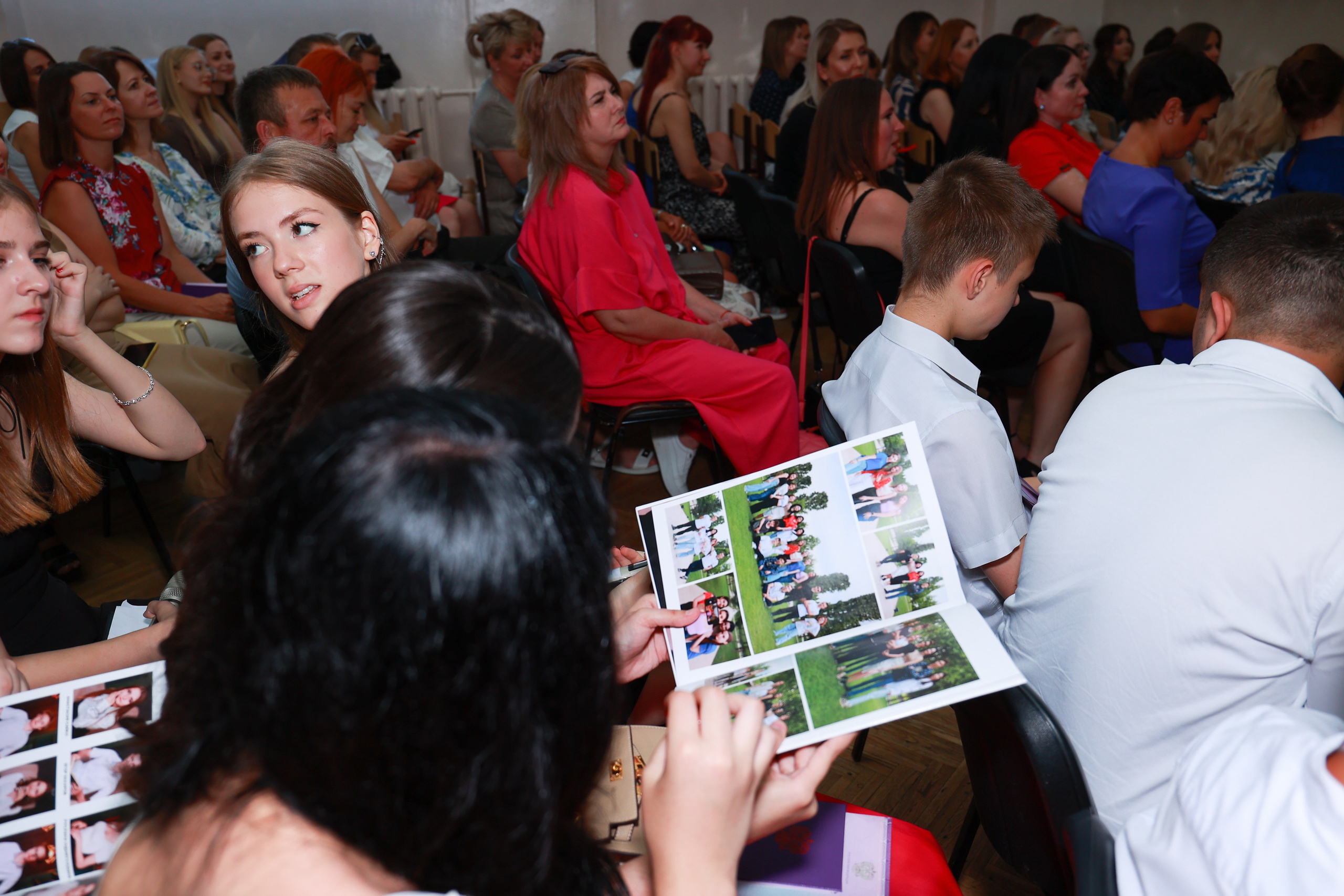 Вручение аттестатов Лицей 64. Детский семейный фотограф Краснодар