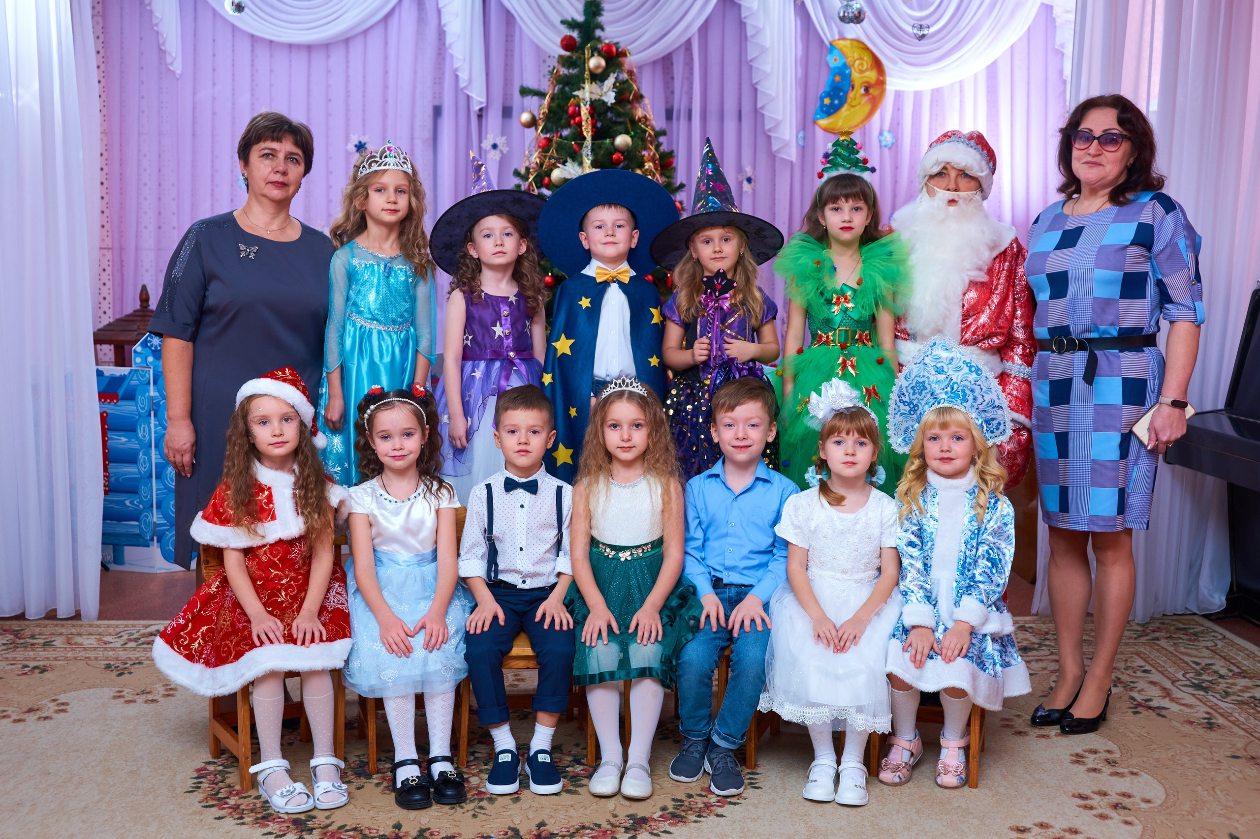 Новогодние утренники. Childrenfoto.ru