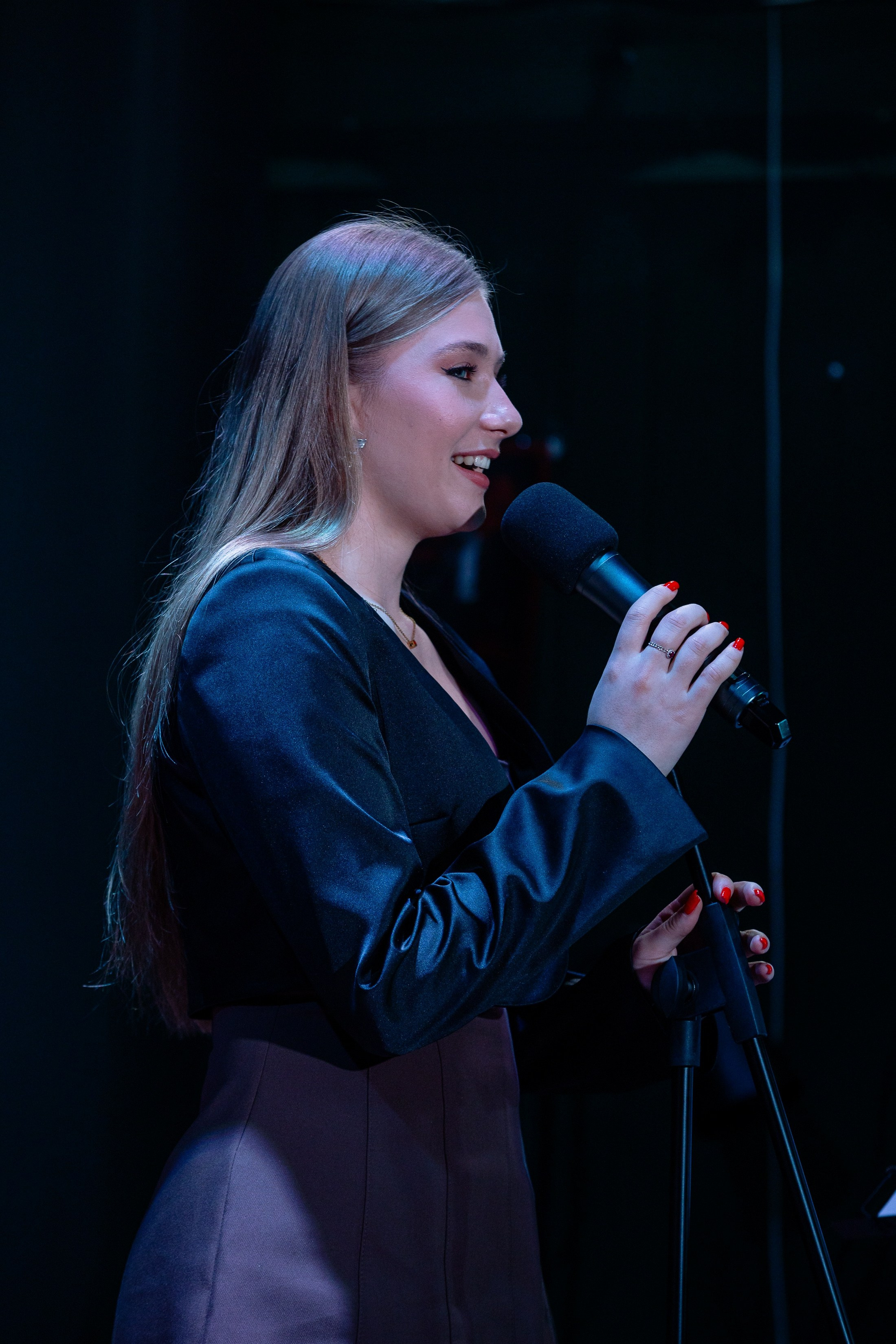 Поэтический вечер с Игорем Бушмелевым и Никой Станиславчик. Фотограф Юлия Мальцева