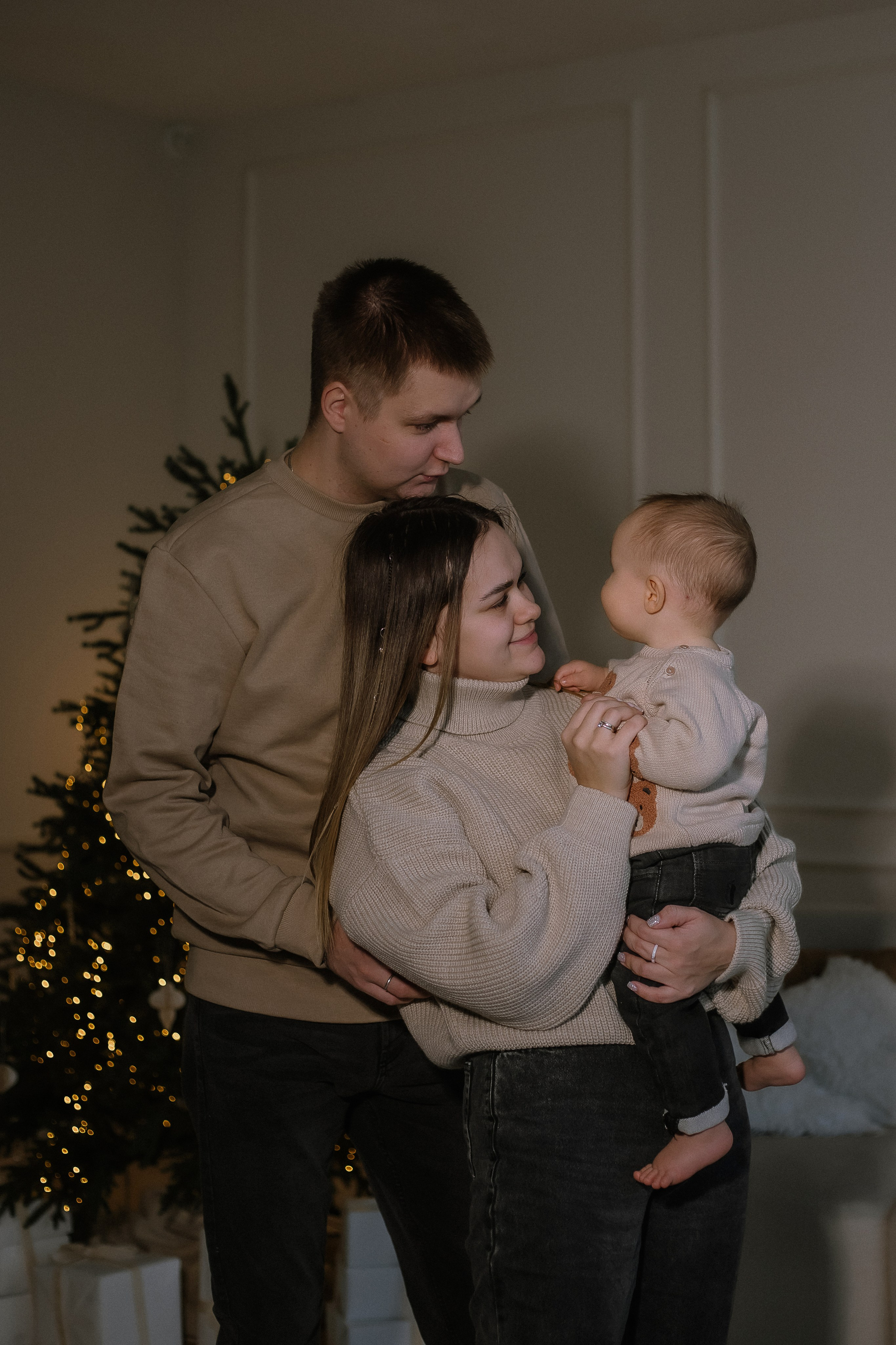 Предновогодняя серия Екатерины, Алексея и Матвея (в рамках студийных экспресс). Фотограф Екатеринубрг/Верхняя Пышма