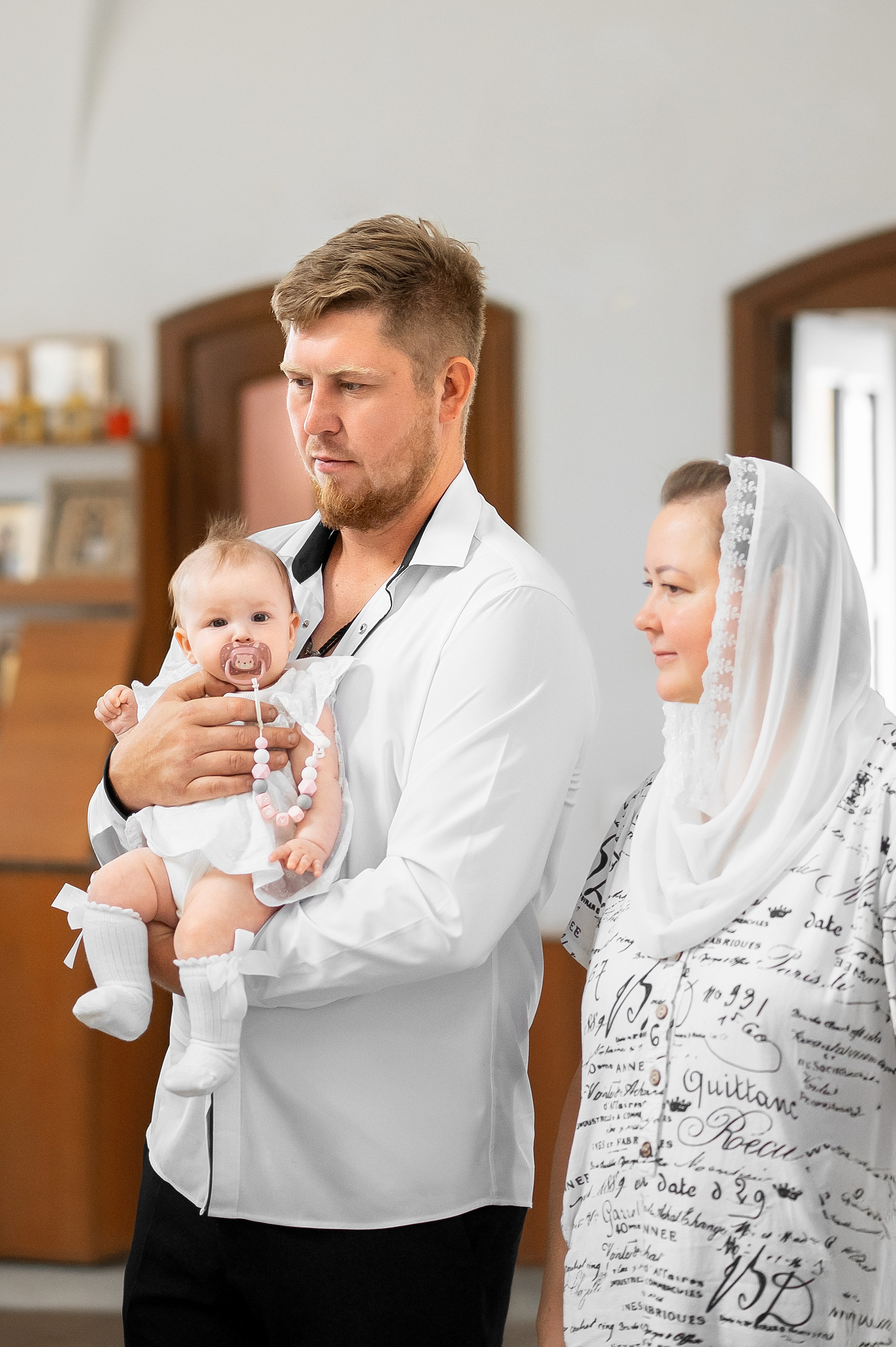 Крещение в храме Архангела Михаила. Церковный фотограф на Таинство Крещения и Венчания в Оренбурге и Оренбургской области Екатерина Белкина