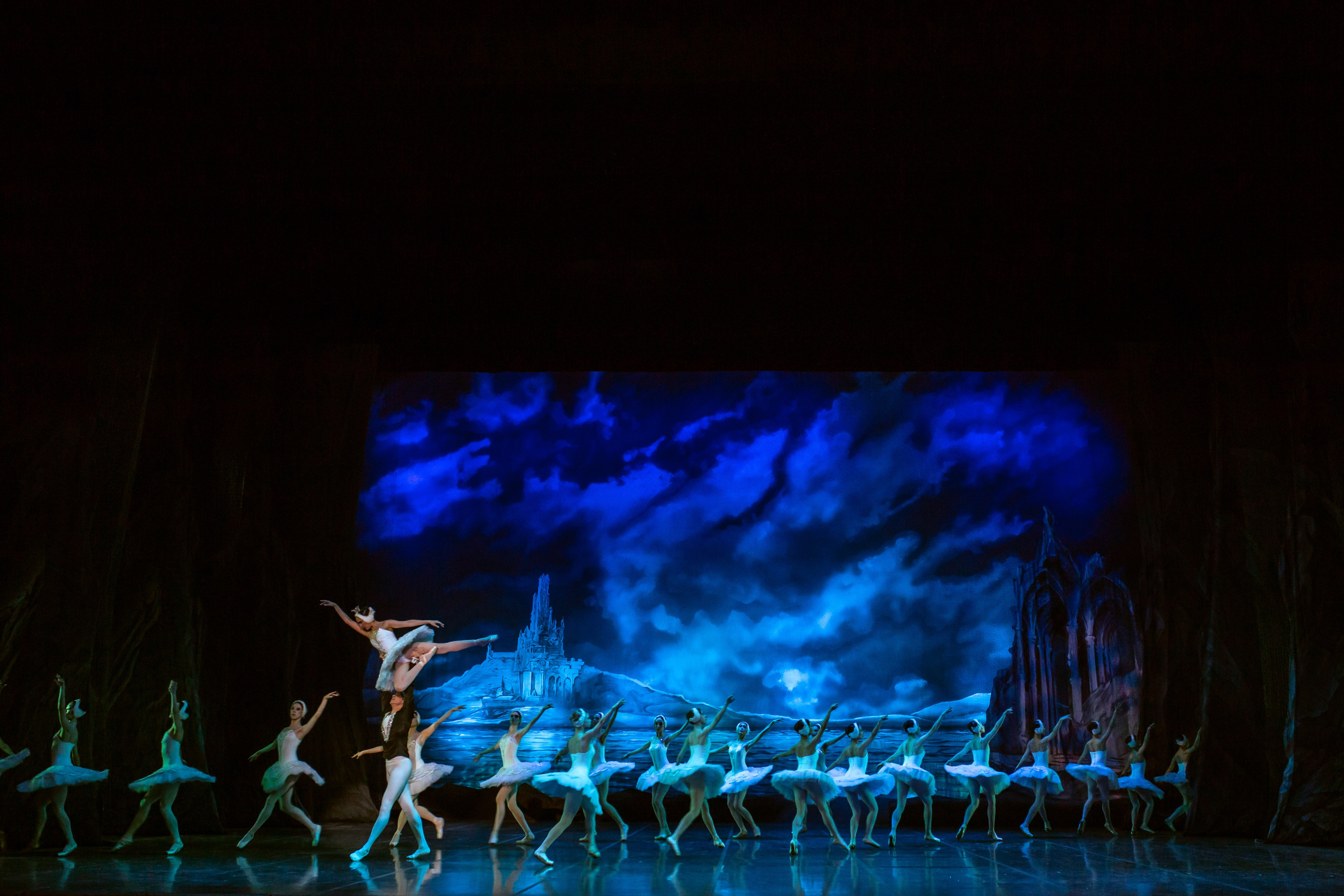 «Лебединое озеро» ГАТОБ г. Алматы 2024. Jora Abramov | Коммерческий и репортажный фотограф в Алматы