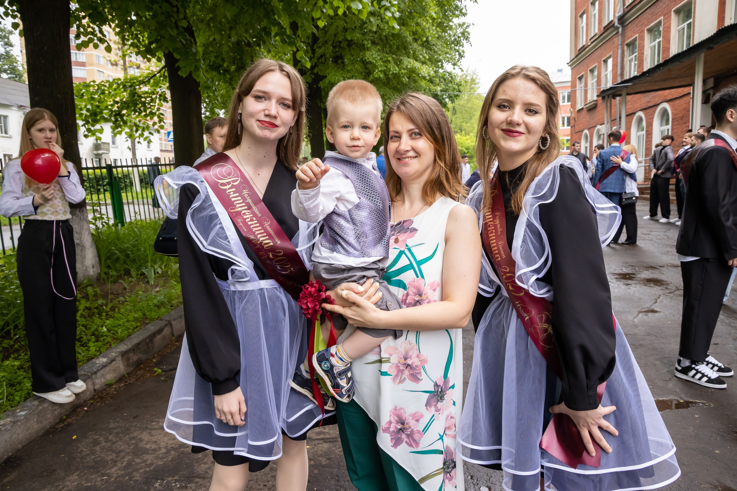 Последний звонок 11 кл. Свадебный фотограф в городе Подольск МО и Москва Крылова Ирина