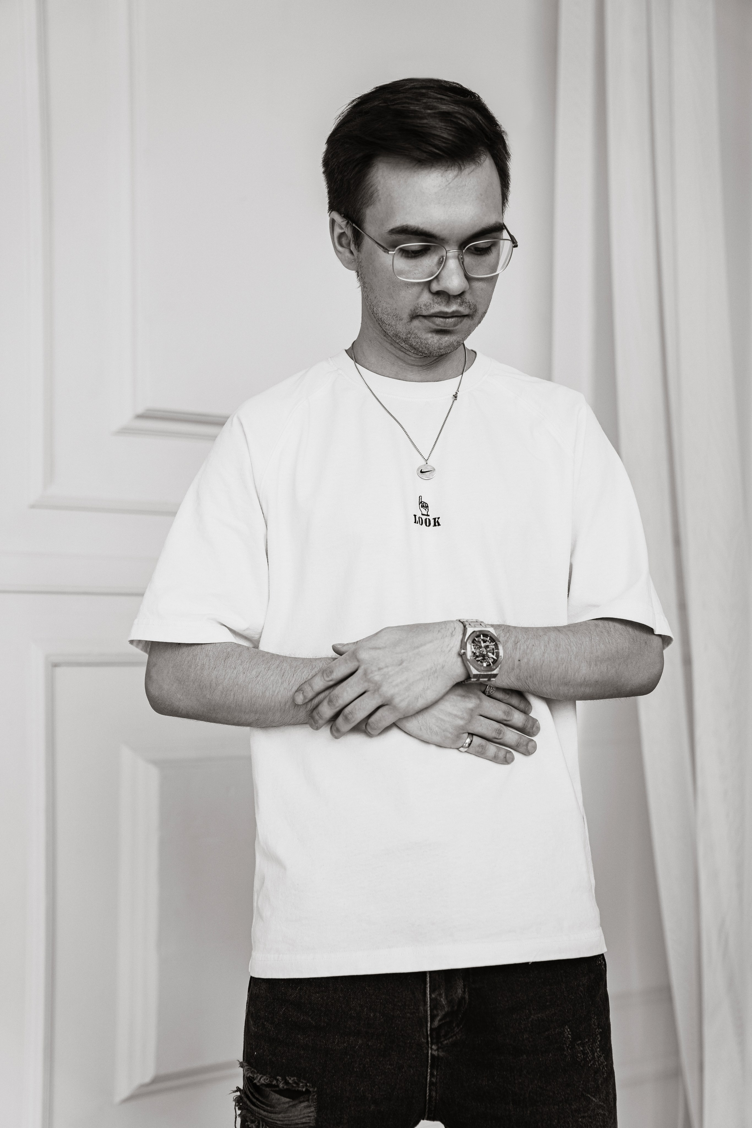 Антон 17.03. Идеальные портреты для соцсетей — Фотограф Ленар