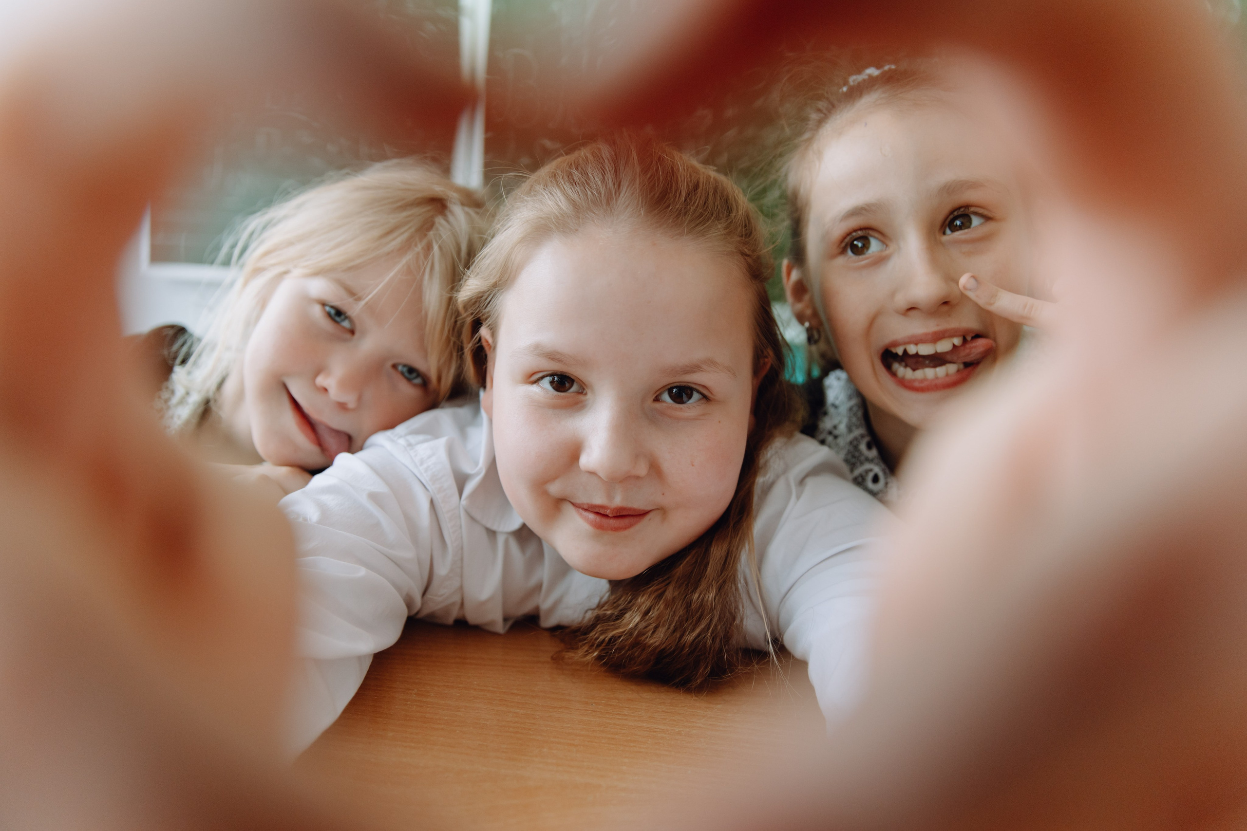 Школьные альбомы в Чернянке. Фотограф Максим Никонов