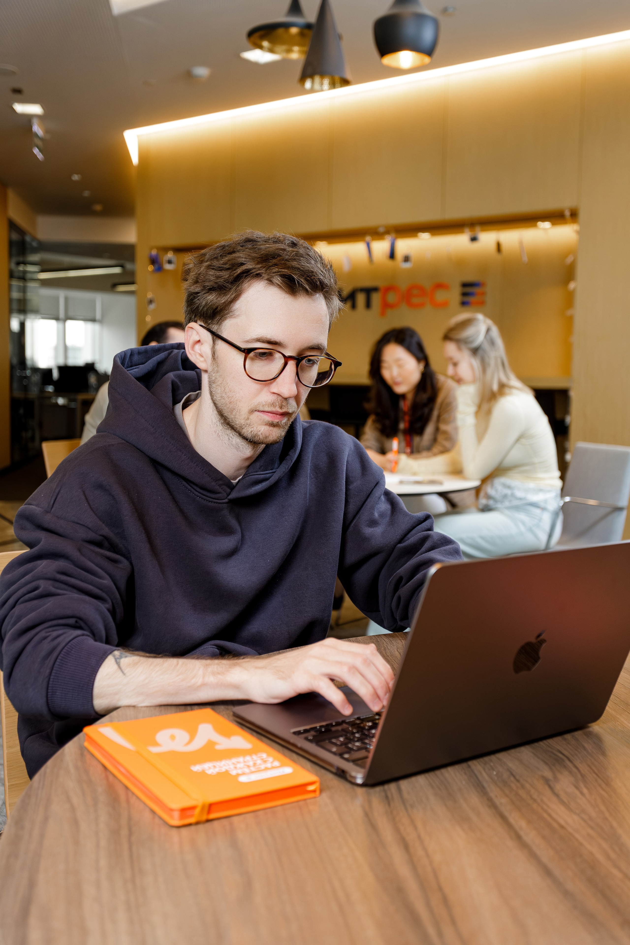 Производственная, Корпоративная фотография. Репортажный Фотограф