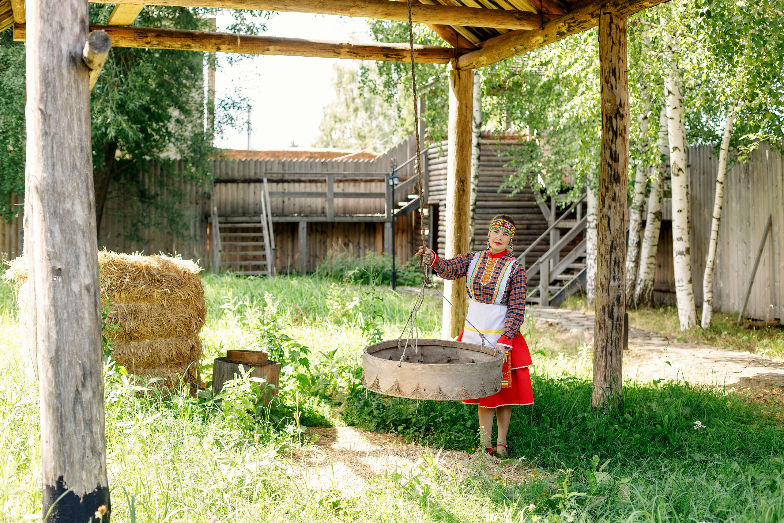 Фотосессия с Екатериной Анисимовой в Ибресинском этнографическом музее. Портретный и репортажный фотограф в Чебоксарах Андриян Чаркин