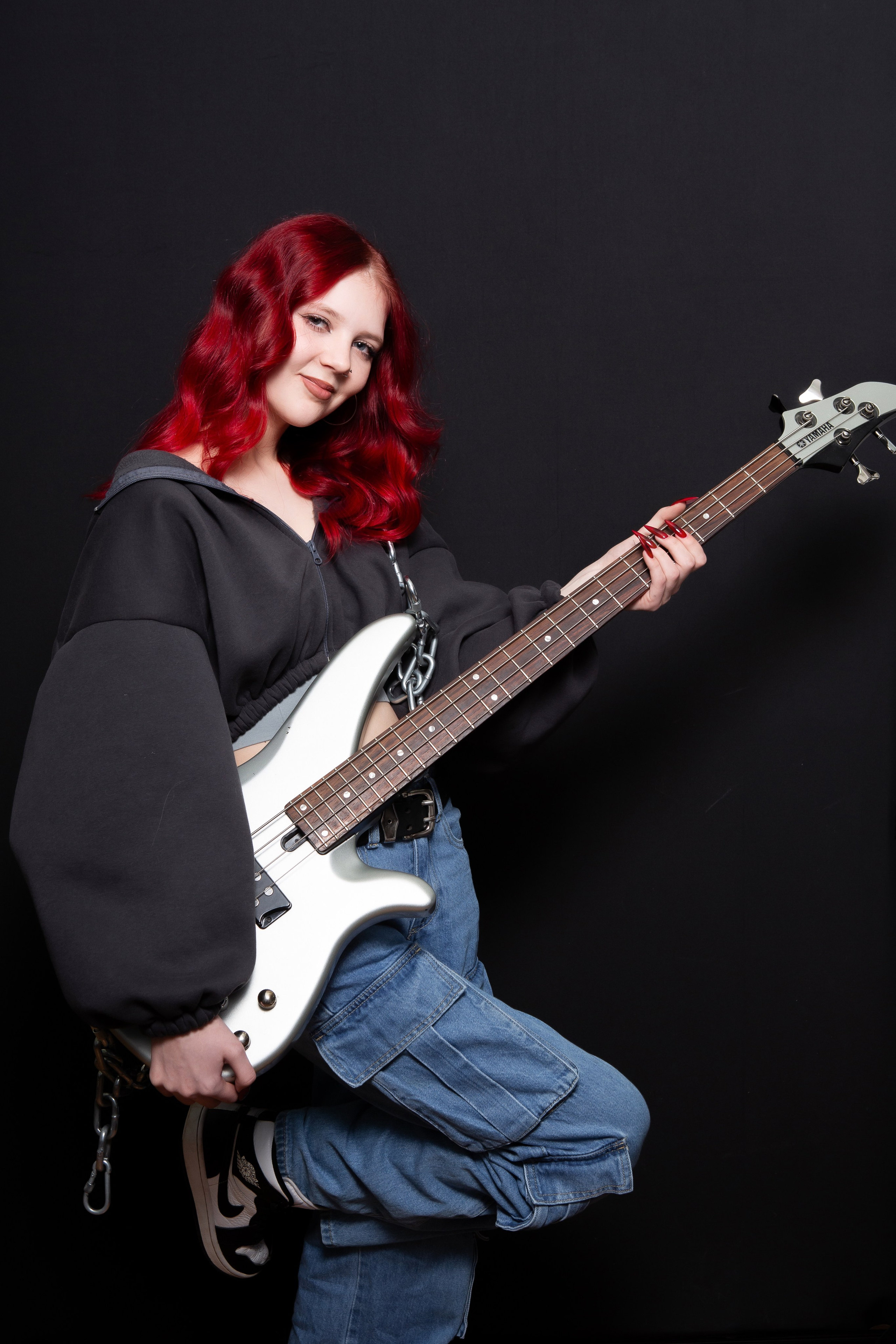 Портретная фотосессия для учеников 9 класса на чёрном фоне | Школьный фотограф Николай Богатырёв | Твой альбом / Твои правила. ТВОЙ АЛЬБОМ / ТВОИ ПРАВИЛА