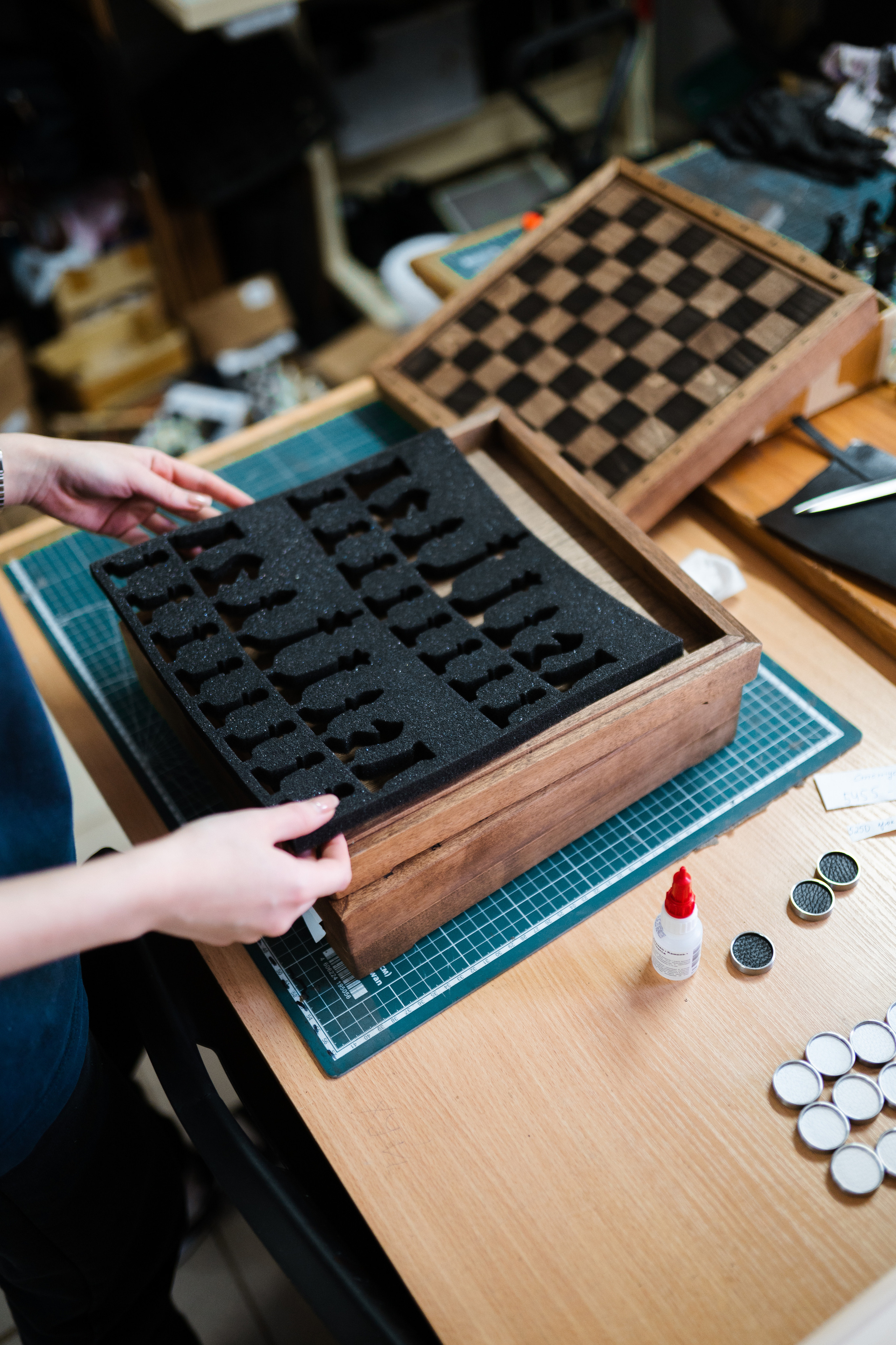Производство шахмат VASO. Фотограф в СПБ Алмаз Камаев
