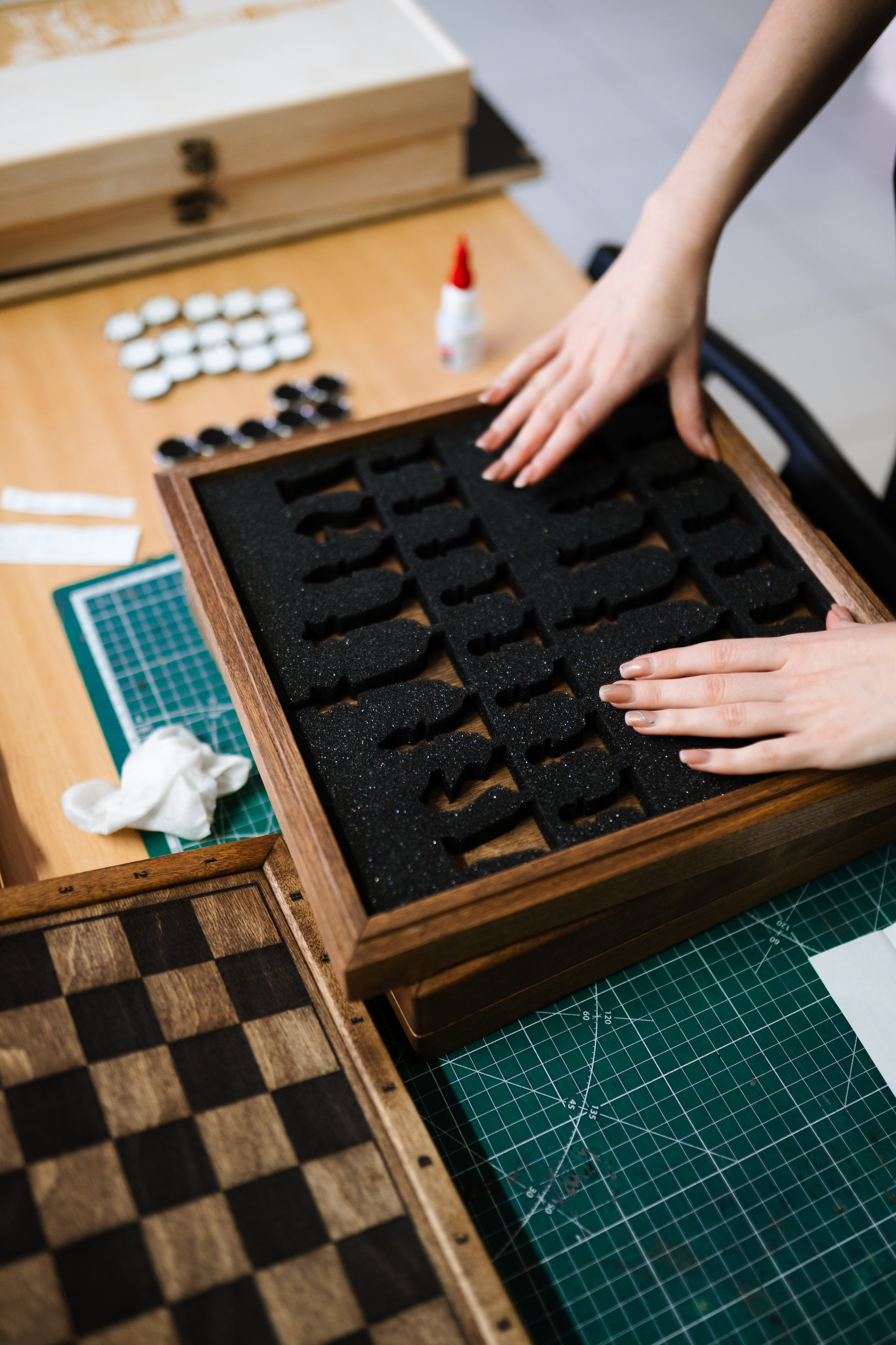 Производство шахмат VASO. Фотограф в СПБ Алмаз Камаев