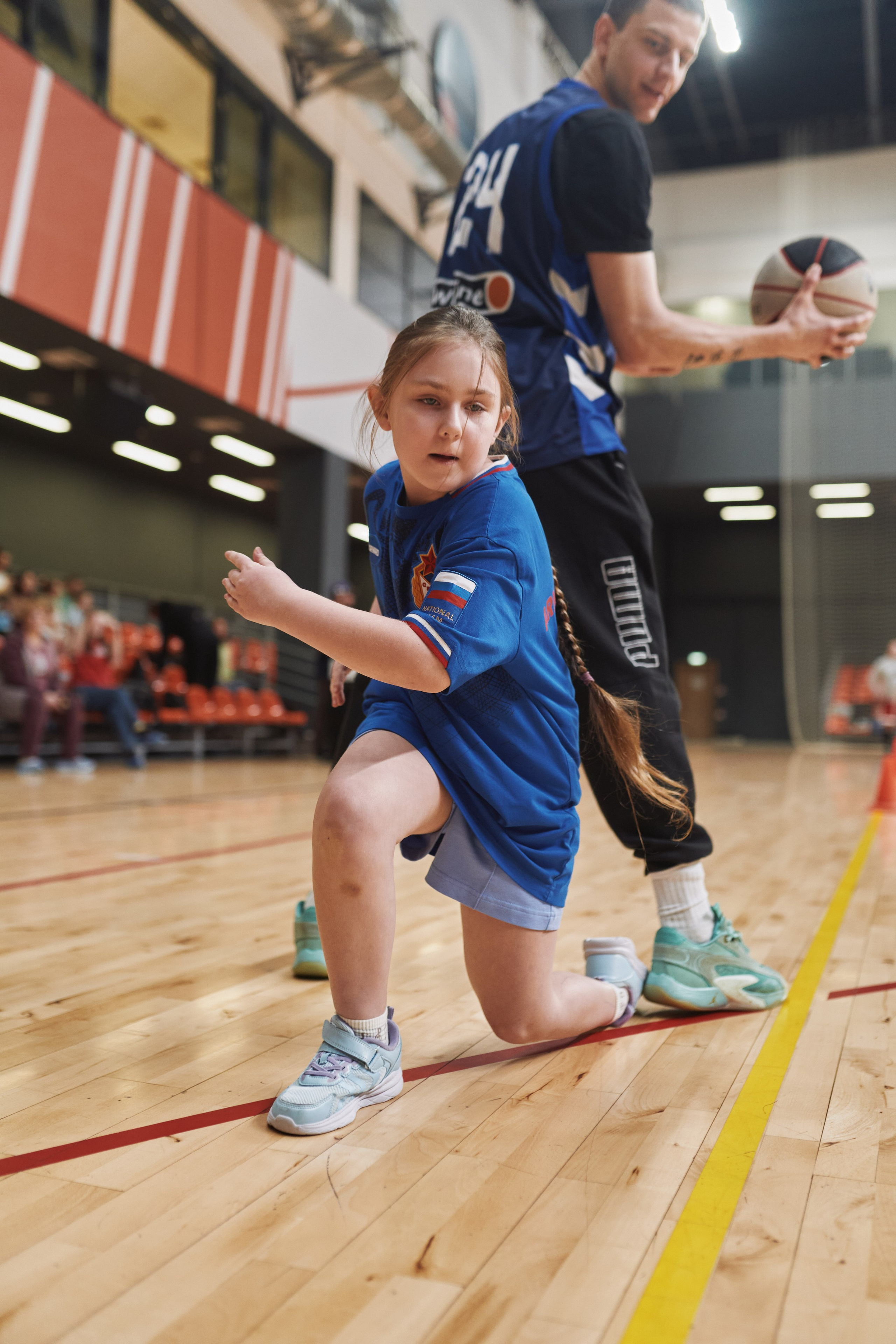 Новогодний баскетбол 2025. Детская лига. Евгений Бреча. Коммерческий и бэкстейдж фотограф в Москве
