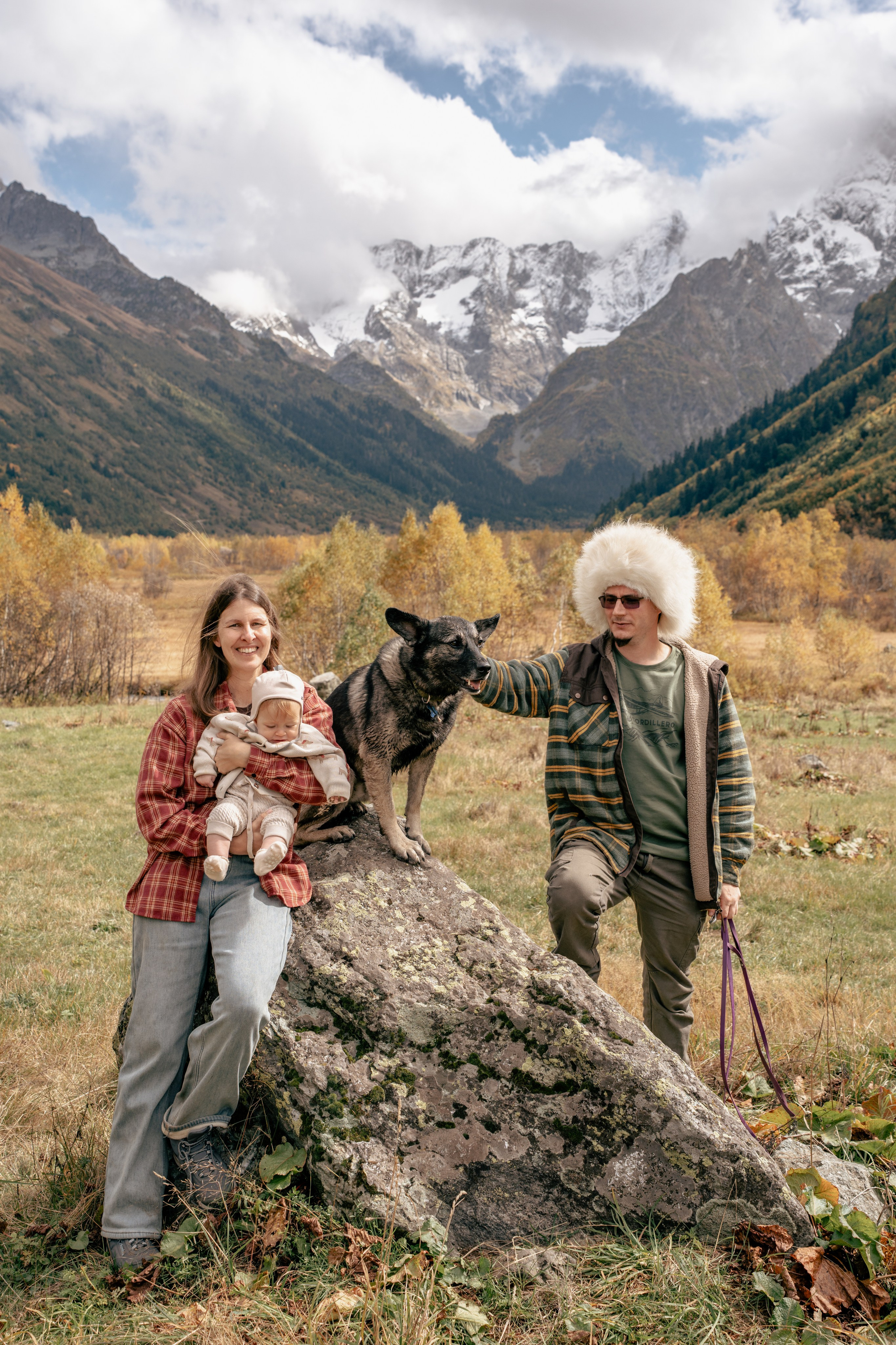 Семейная фотосессия в Домбае. Фотограф КМВ|ГОРЫ Пятигорск Железноводск Ессентуки Кисловодск Домбай Архыз Эльбрус