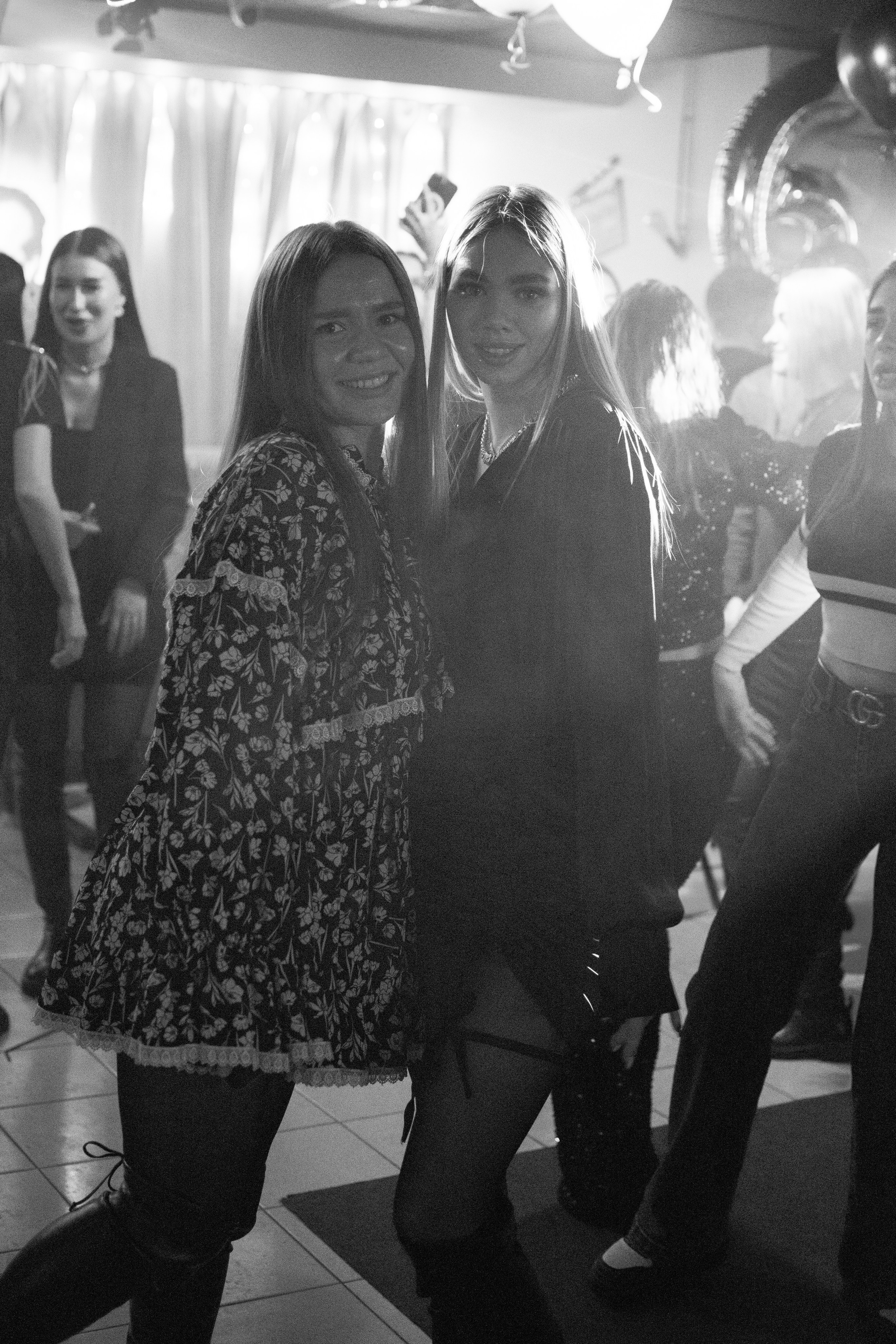 HOLLYWOOD / 6 YEARS. Photokarish