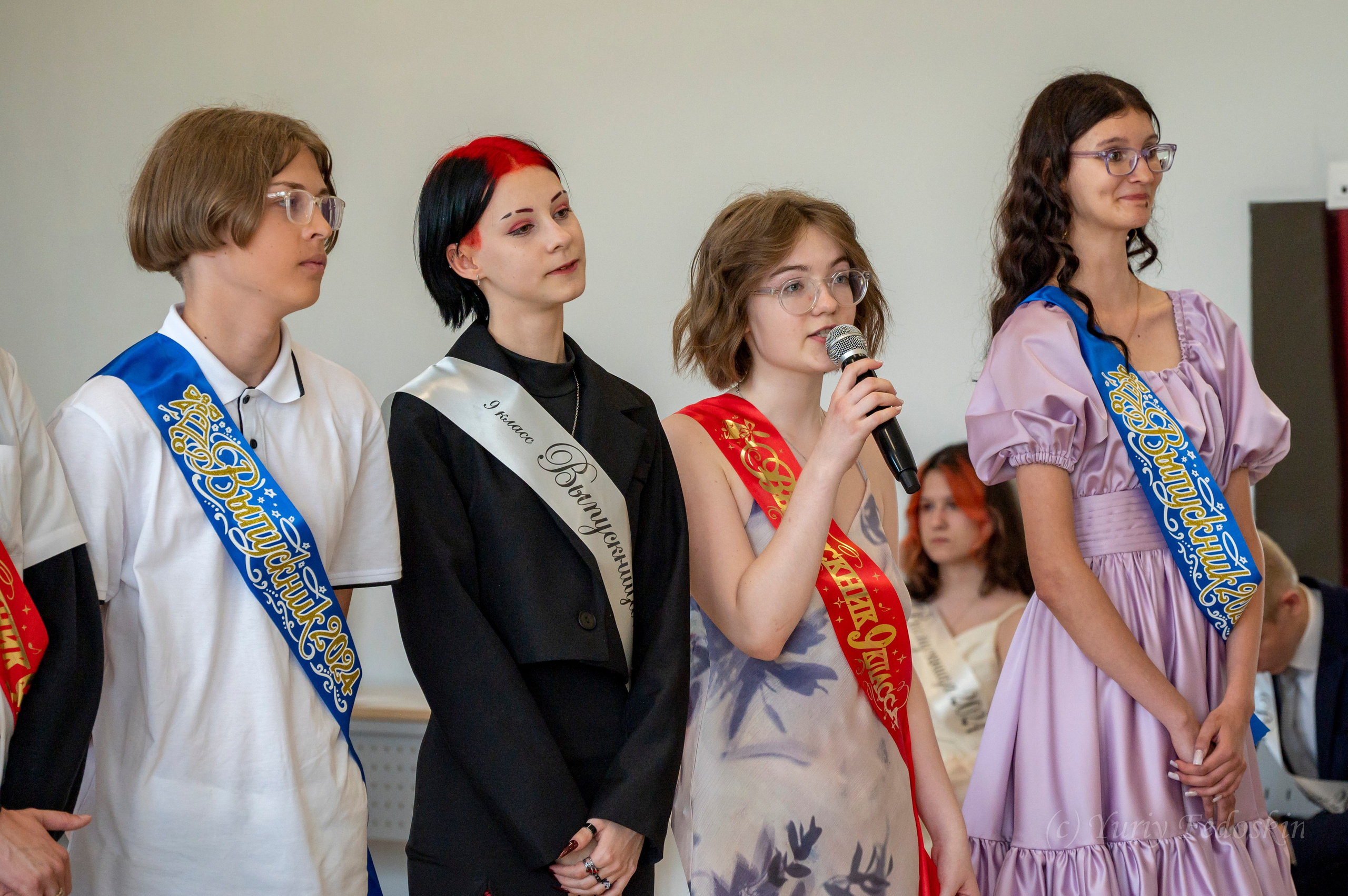 Репортаж о выпускном 9 классов в школе № 7 города Королёва, 26.06.24г. Профессиональный фотограф интерьеров в Москве Юрий Федоскин
