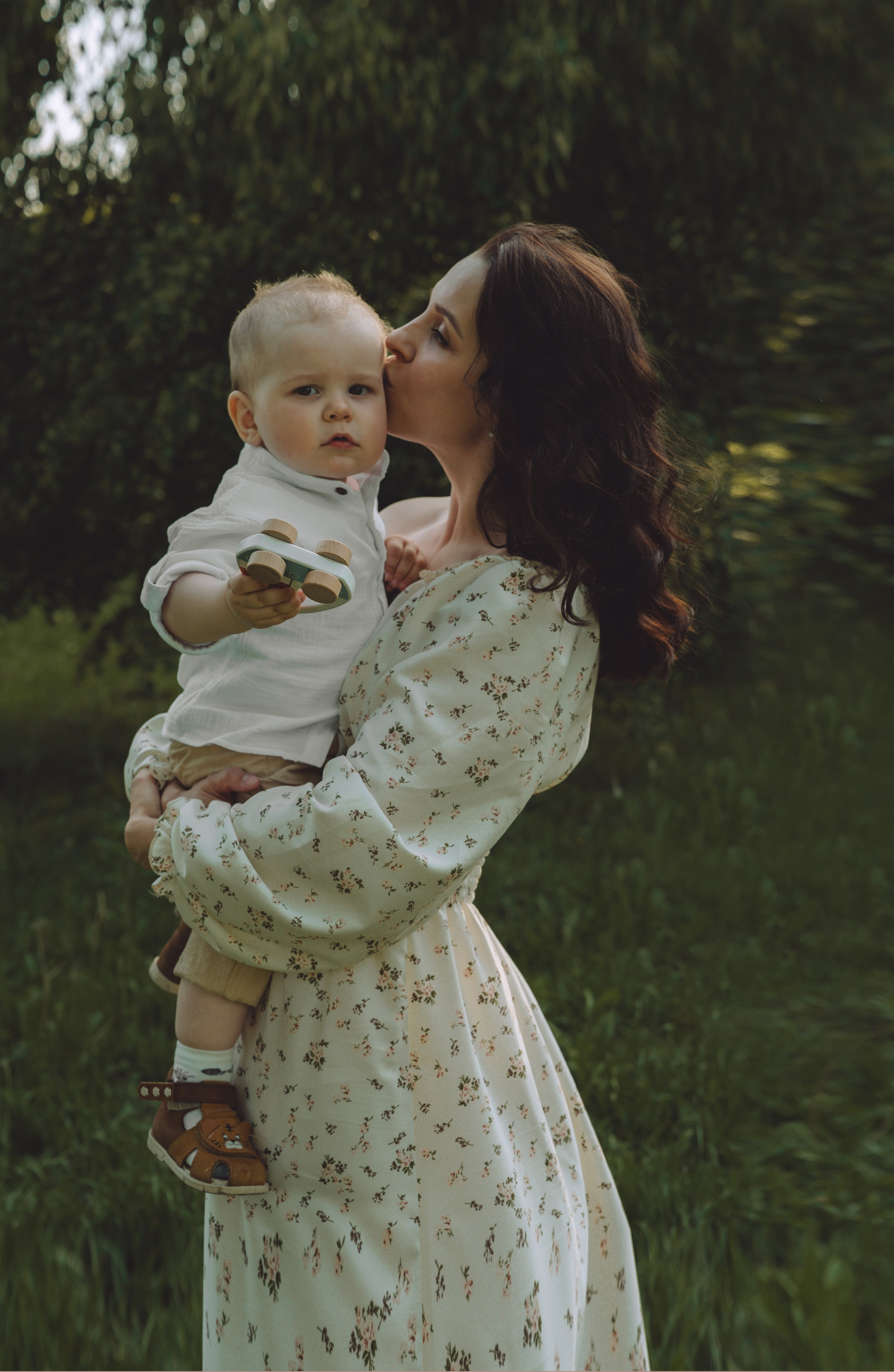 МАТЕРИНСТВО — ЭТО ПУТЬ, ГДЕ МАЛЕНЬКИЕ ЛАДОШКИ ВЕДУТ К БОЛЬШИМ ОТКРЫТИЯМ. Семейный и детский фотограф Анна Бренч