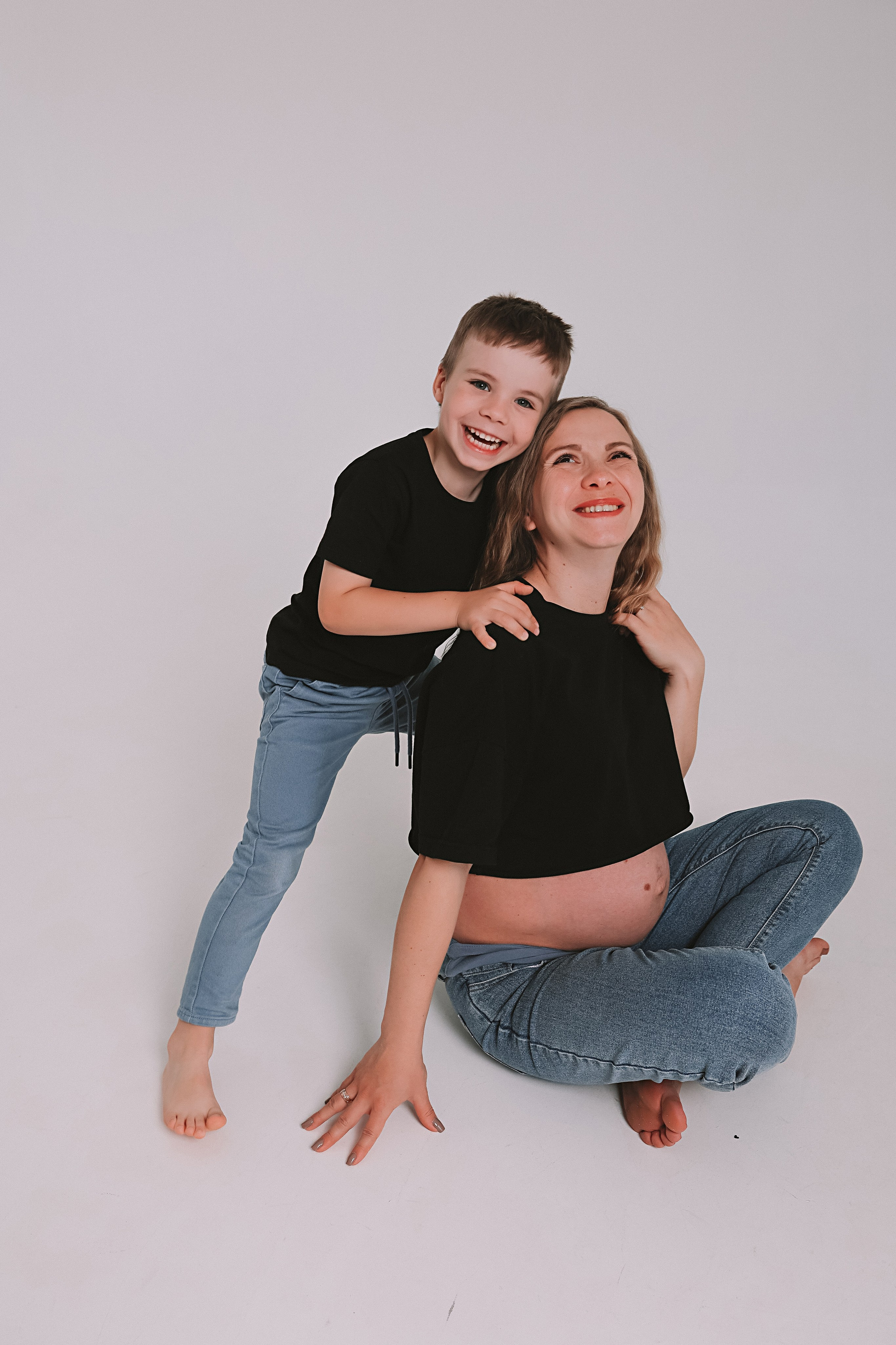 Фататум циклорама и зал. Семейный фотограф Тюмень, фотограф на роды Салмина Мария