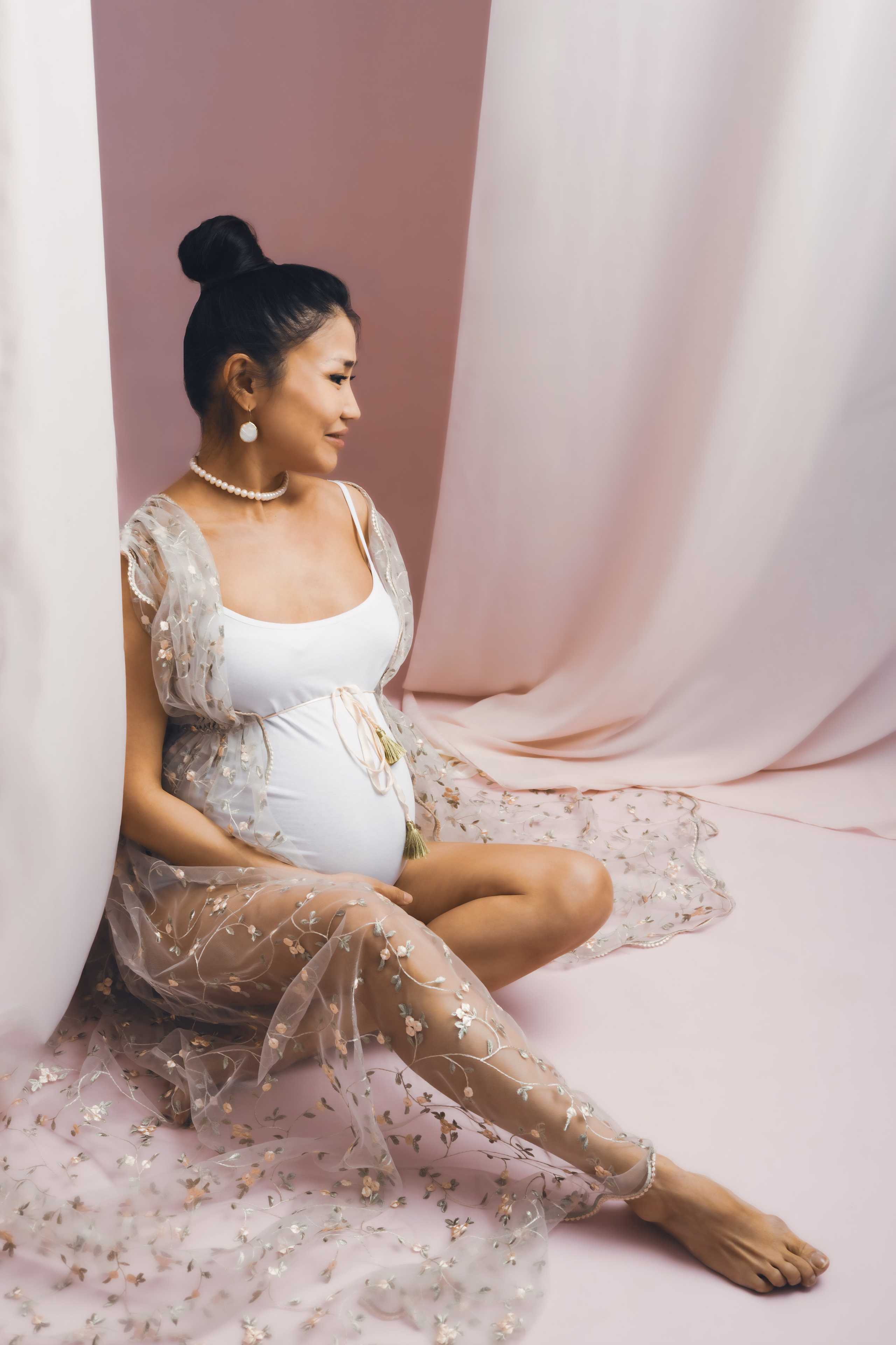 Фотосессия беременности в Алматы — maternity съёмка для будущих мам. Фотограф Алматы