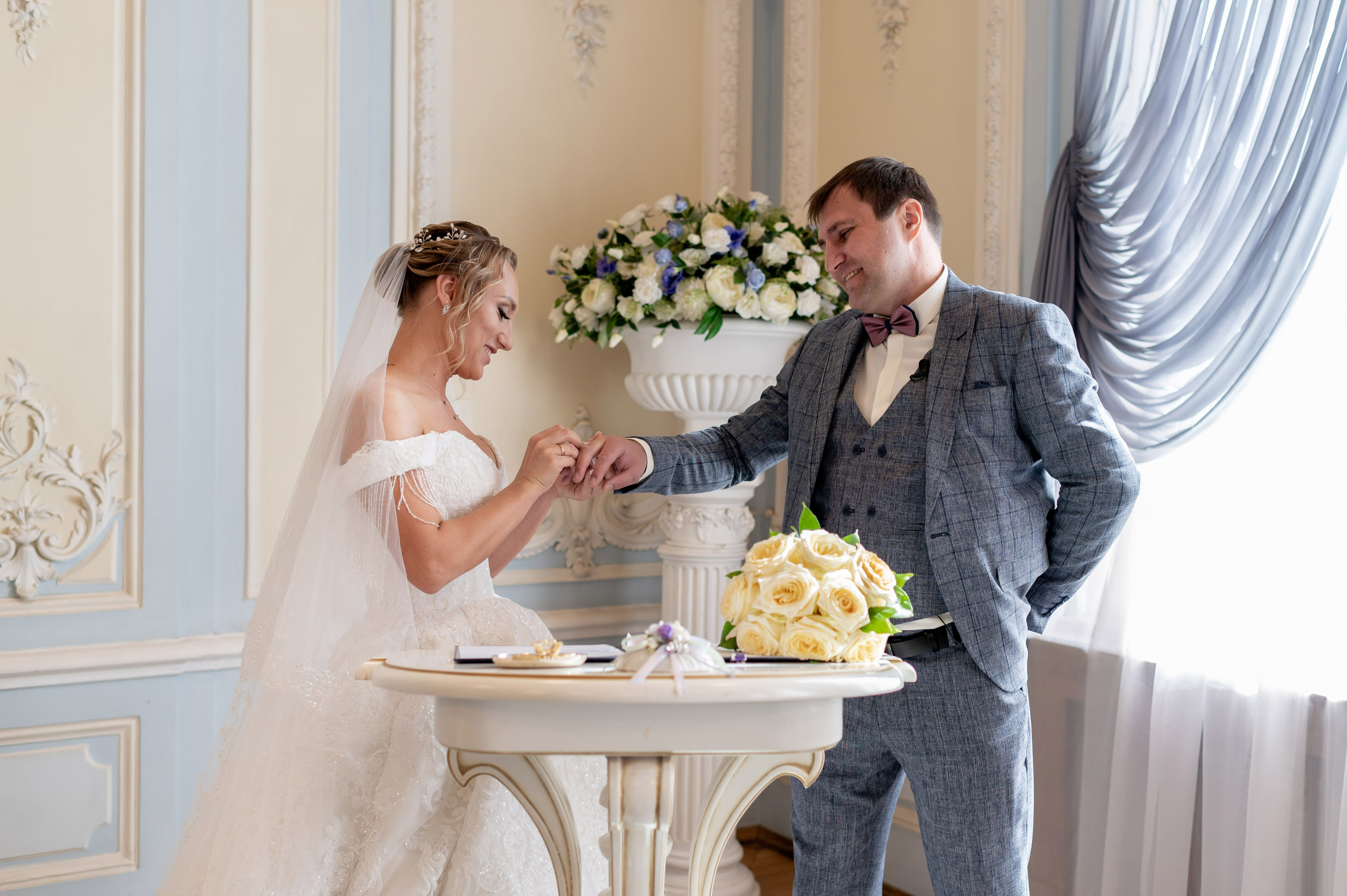 Анастасия и Игорь (фотосессия во Втором Дворце Бракосочетания, Польский сад, здание городской Ратуши). Портретный, семейный и свадебный фотограф в Санкт-Петербурге и в Пушкине Ширяев Денис