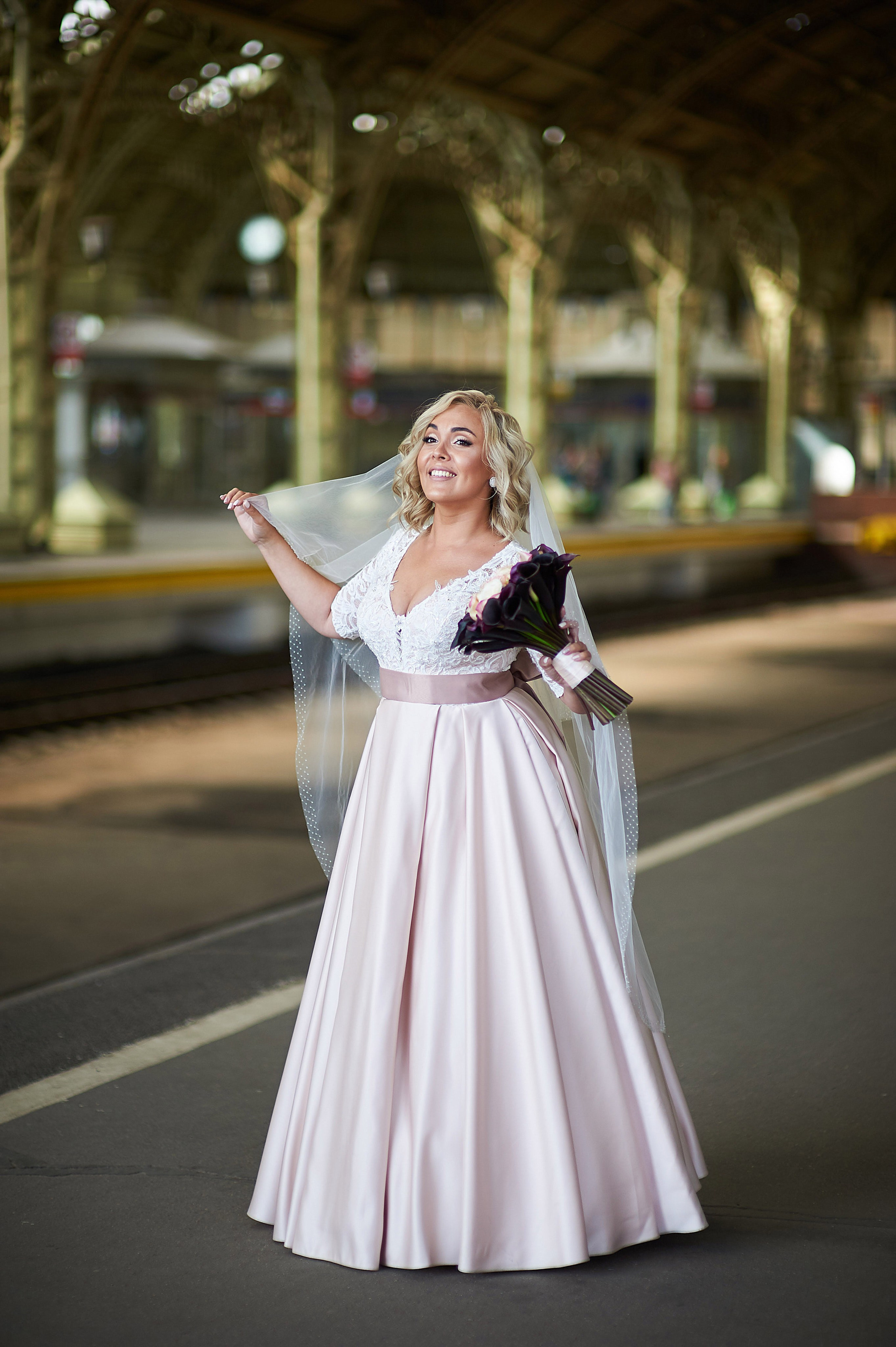 Марта и Анатолий (фотосессия на Витебском вокзале). Портретный, семейный и свадебный фотограф в Санкт-Петербурге и в Пушкине Ширяев Денис