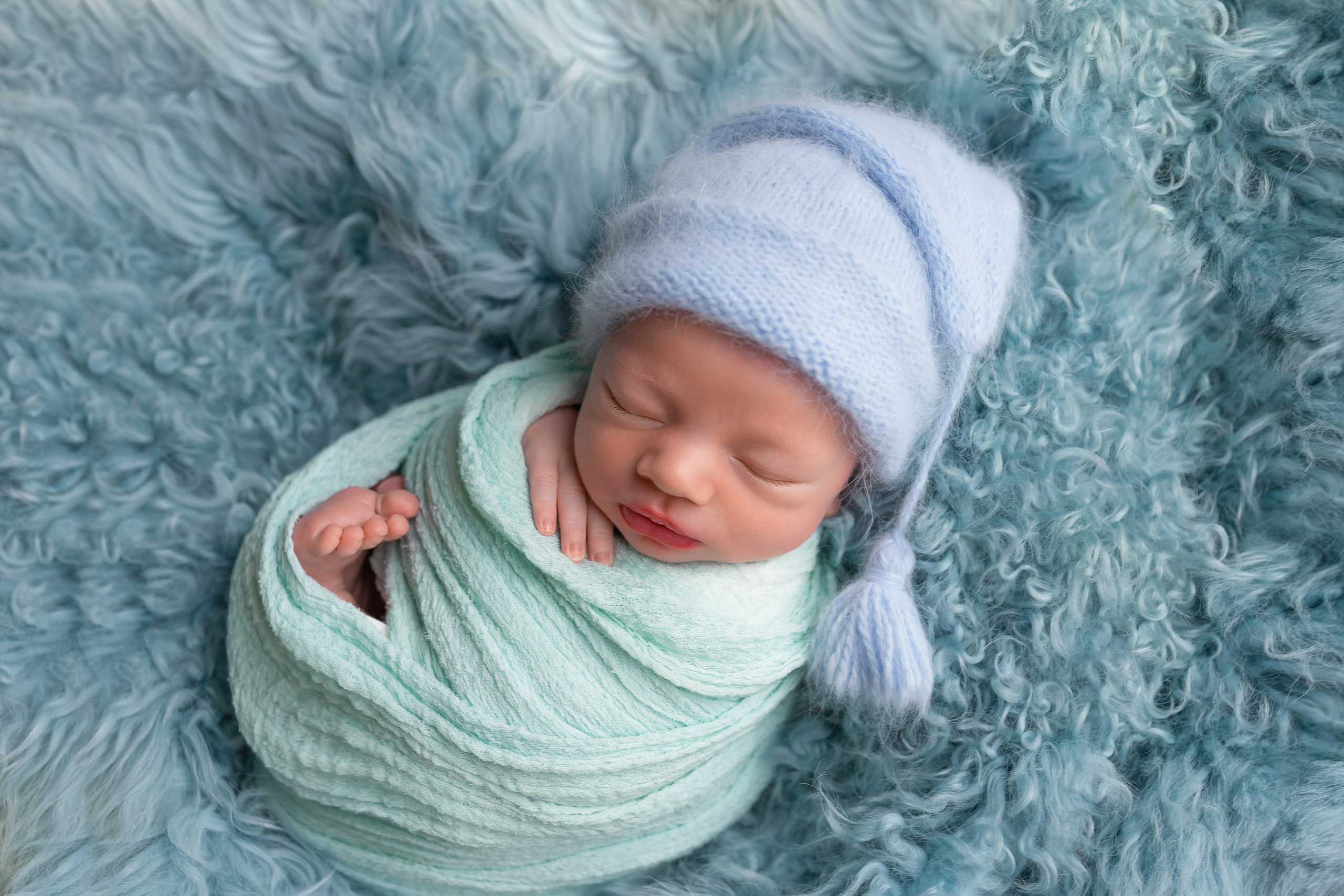   Фотография новорожденных: сохранение волнующих моментов первых дней жизни младенца.