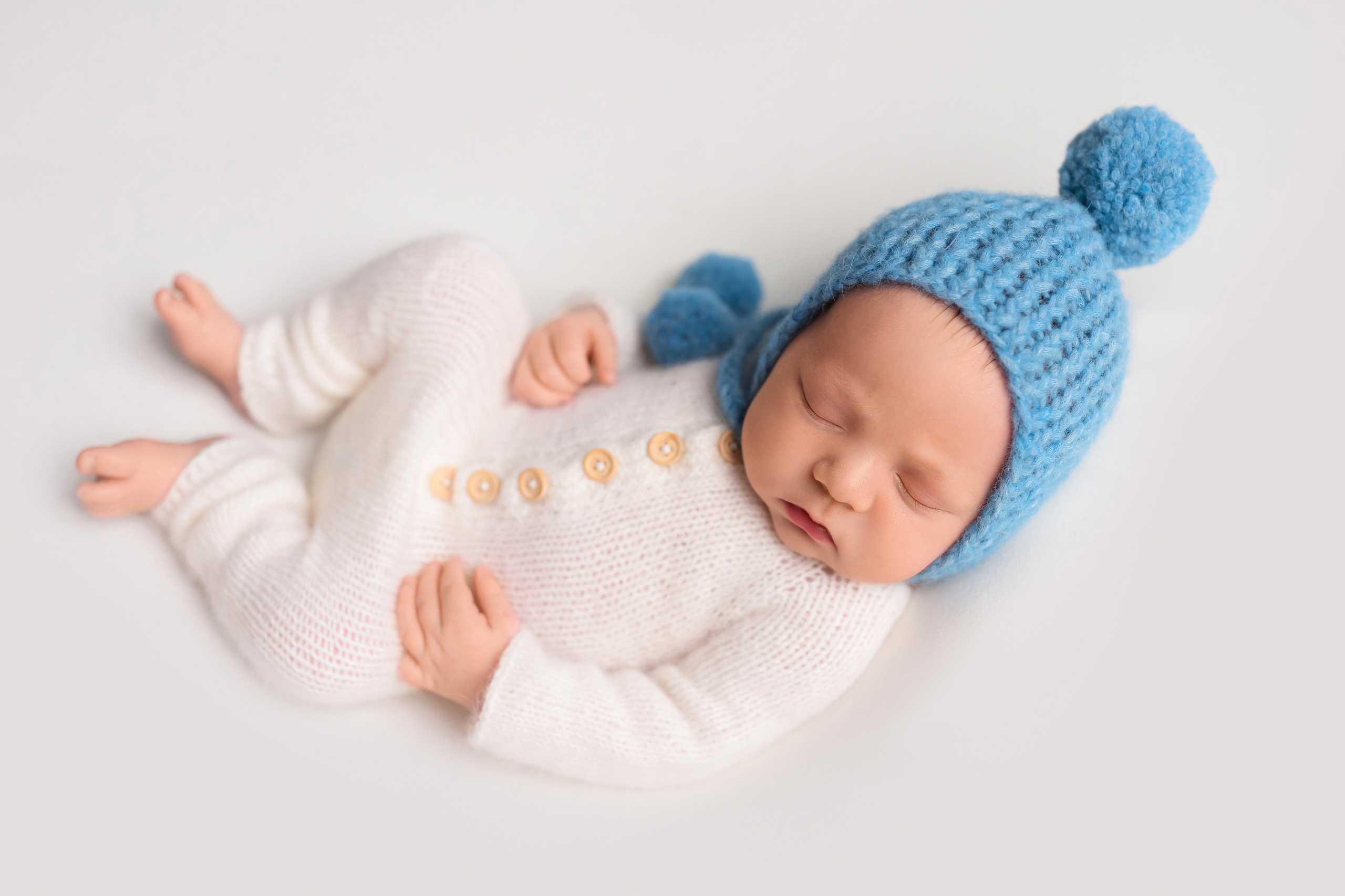 Съемка новорожденных дома: нежные кадры в домашней обстановке, без стресса для ребенка.