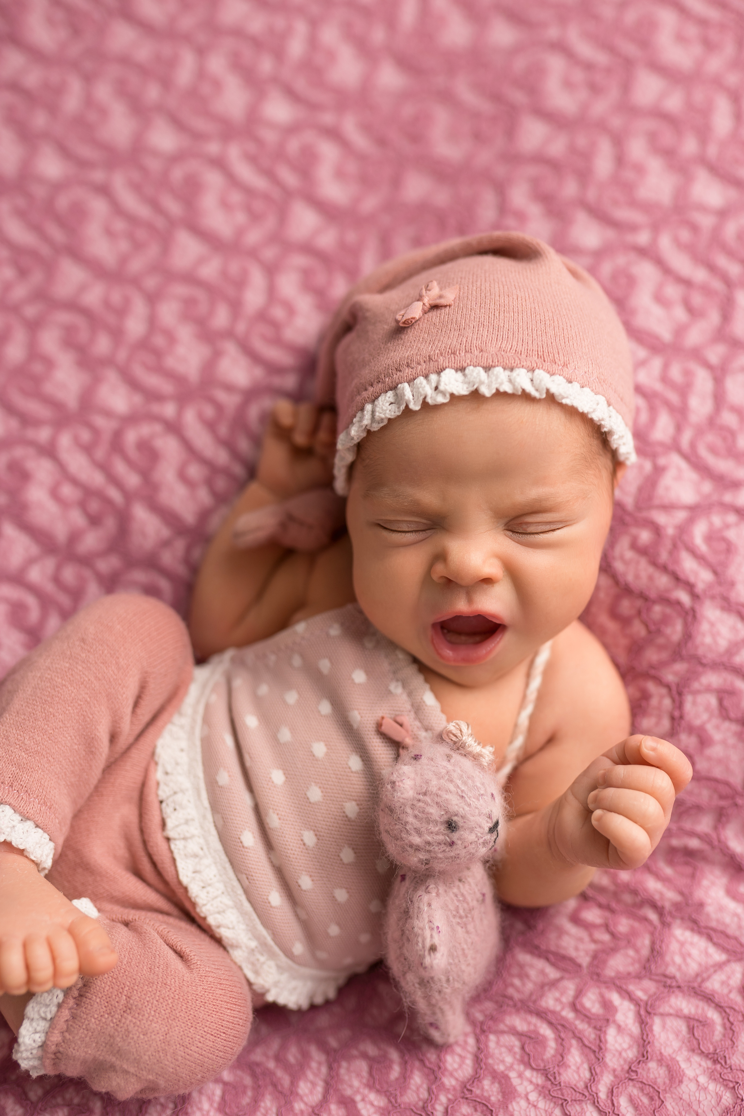 Новорожденные фотографии: персональные и трогательные снимки вашего семейного счастья.