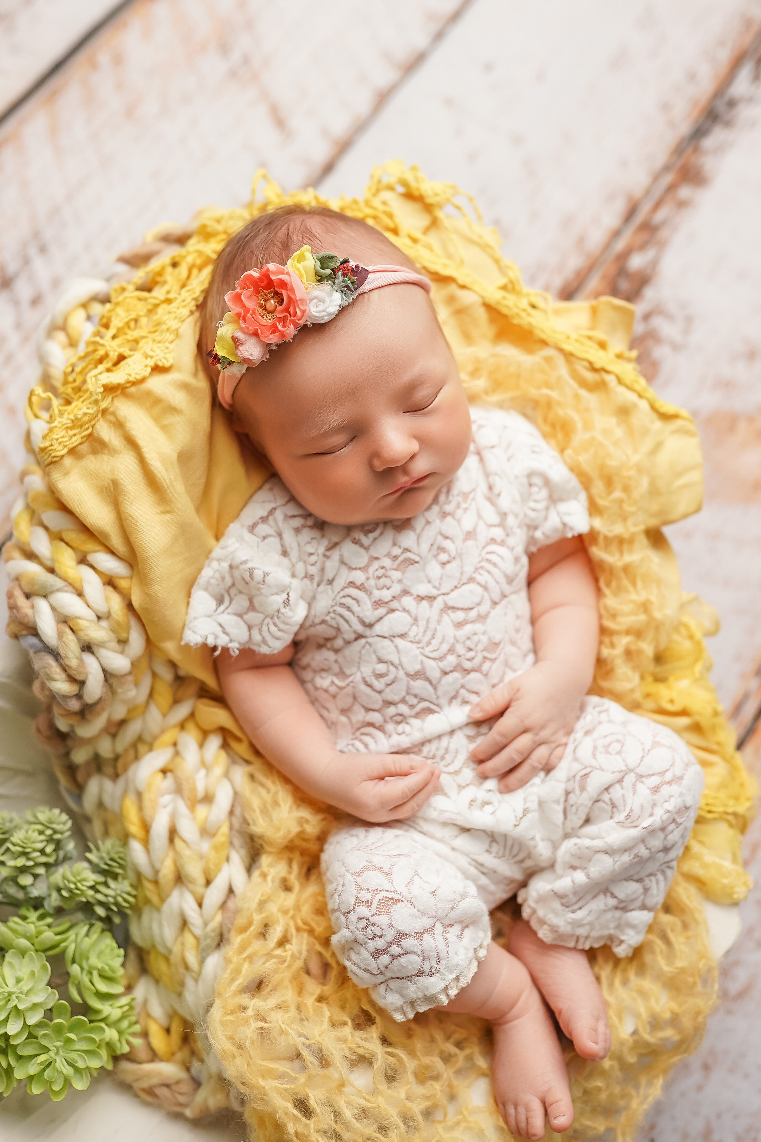 Фотосессия младенцев дома: комфорт и естественность в домашней обстановке.