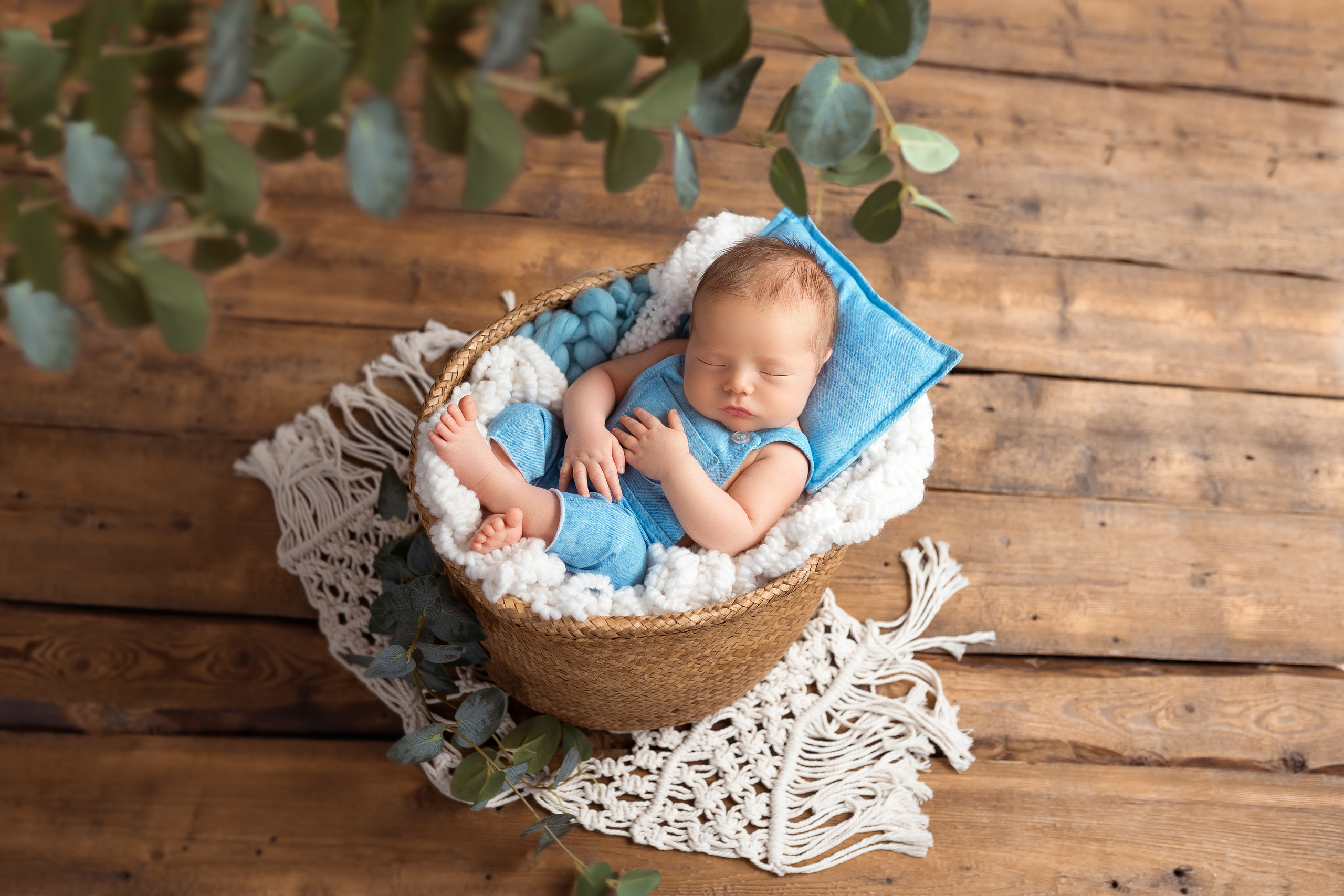 Новорожденные малыши на фотографиях: забавные и трогательные моменты вашего семейного пути.