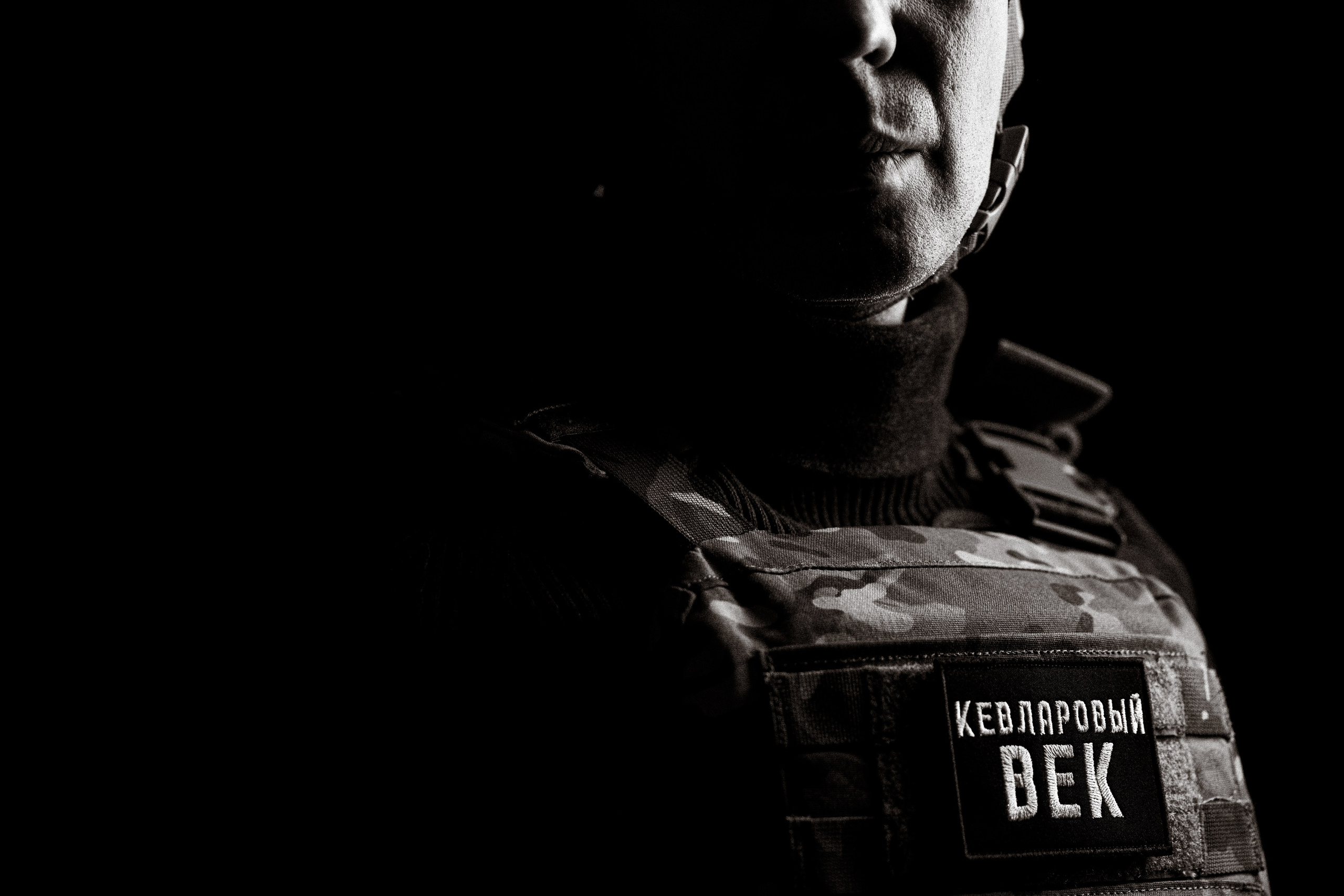 Кевларовый век / Время Z. Бизнес-портрет | Хедшот-фотограф | Студия делового портрета в Москве