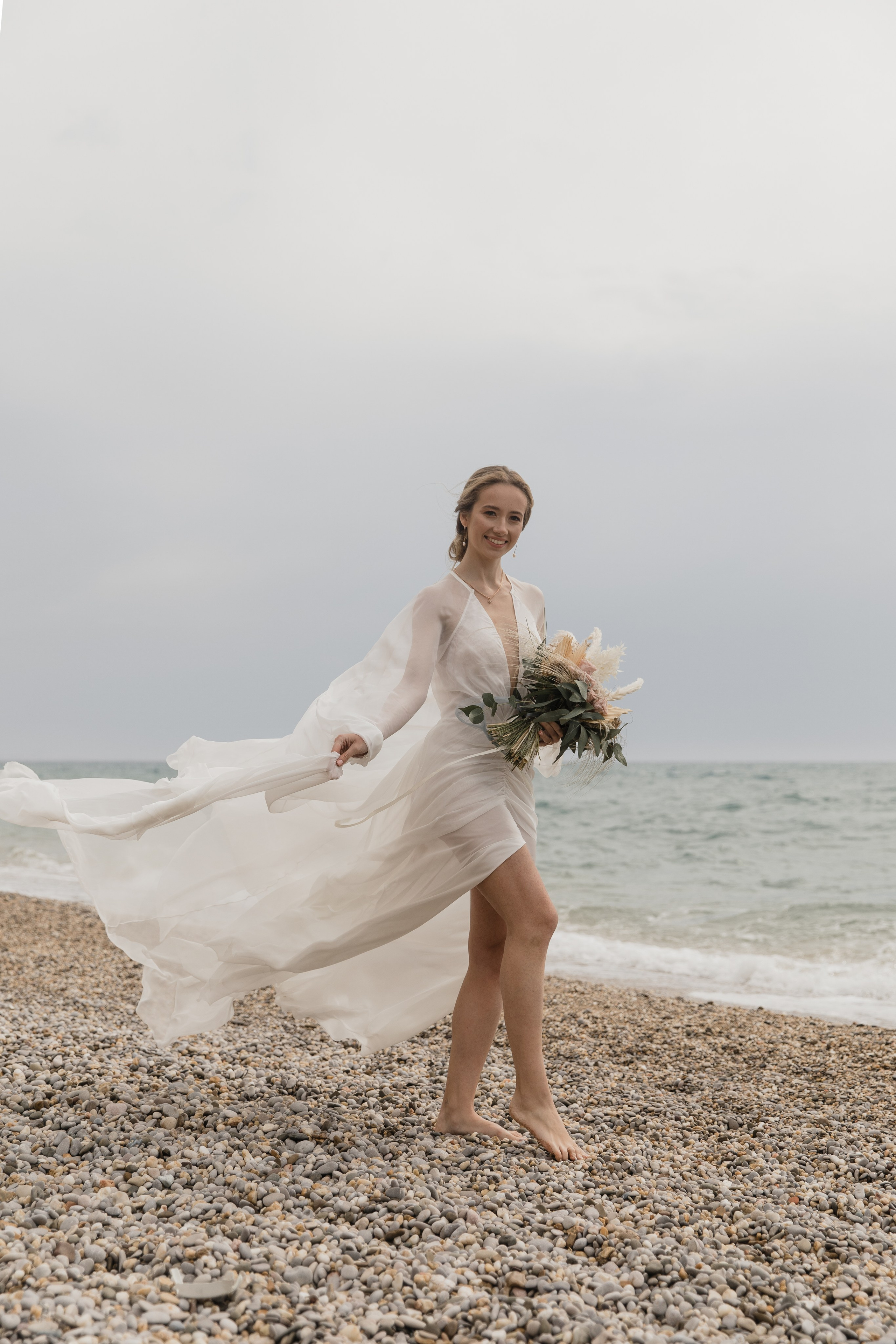 На берегу моря…. СВАДЕБНЫЙ ФОТОГРАФ В КРЫМУ И СЕВАСТОПОЛЕ