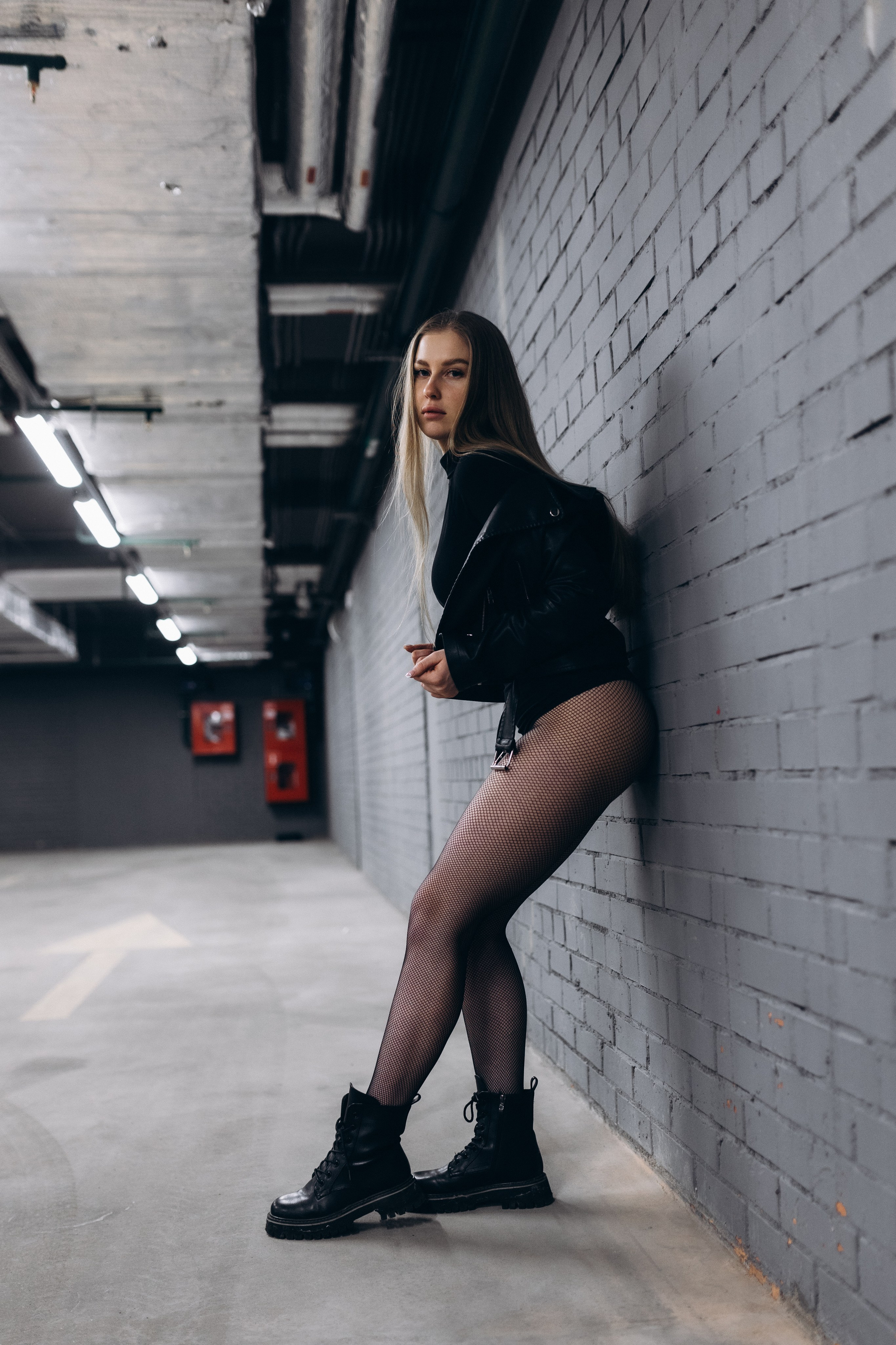 Наташа и парковка. Фотограф Артем Бросов в Санкт-Петербурге и Дубае