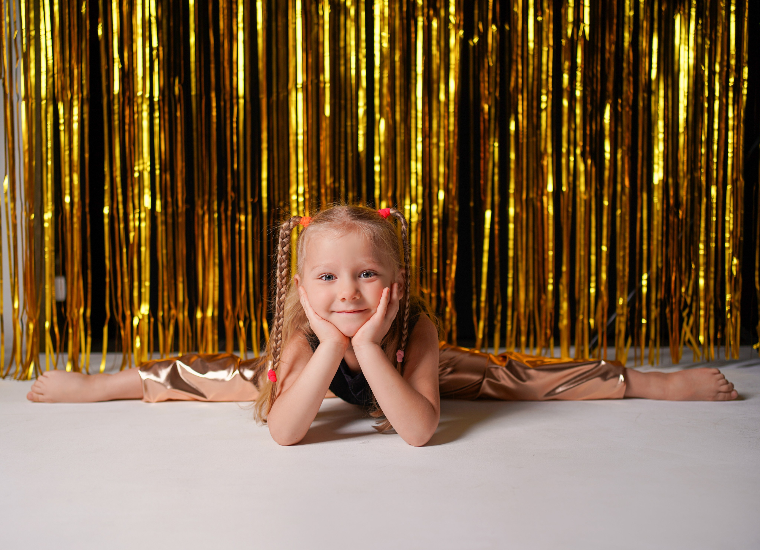 Девочки. Детский и семейный фотограф. Фотограф новорожденный в Астрахани Марина