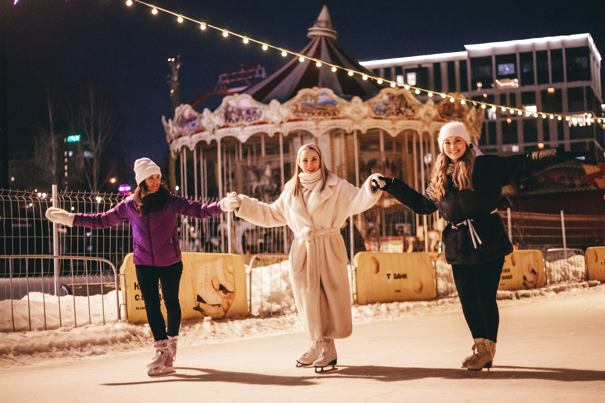 Девичник на катке. Семейный и детский фотограф в г. Новосибирске Макеева Анастасия