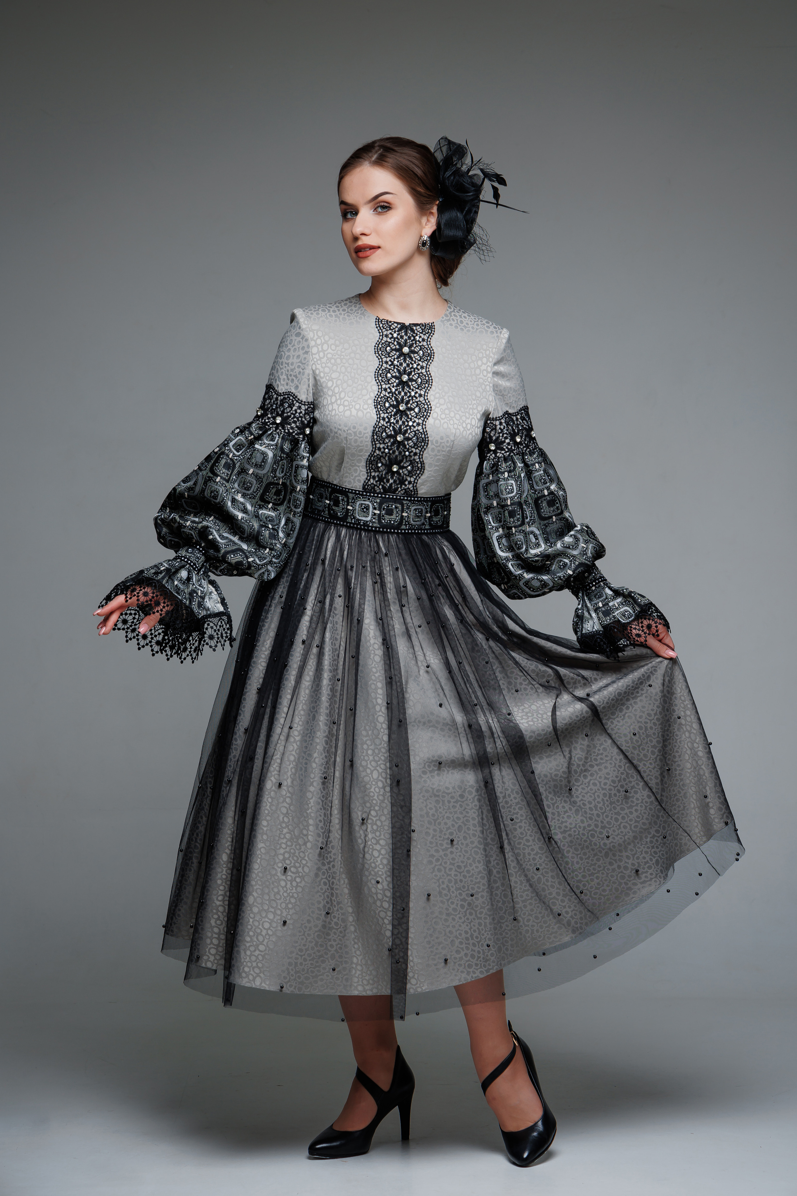 Девушка в народном костюме