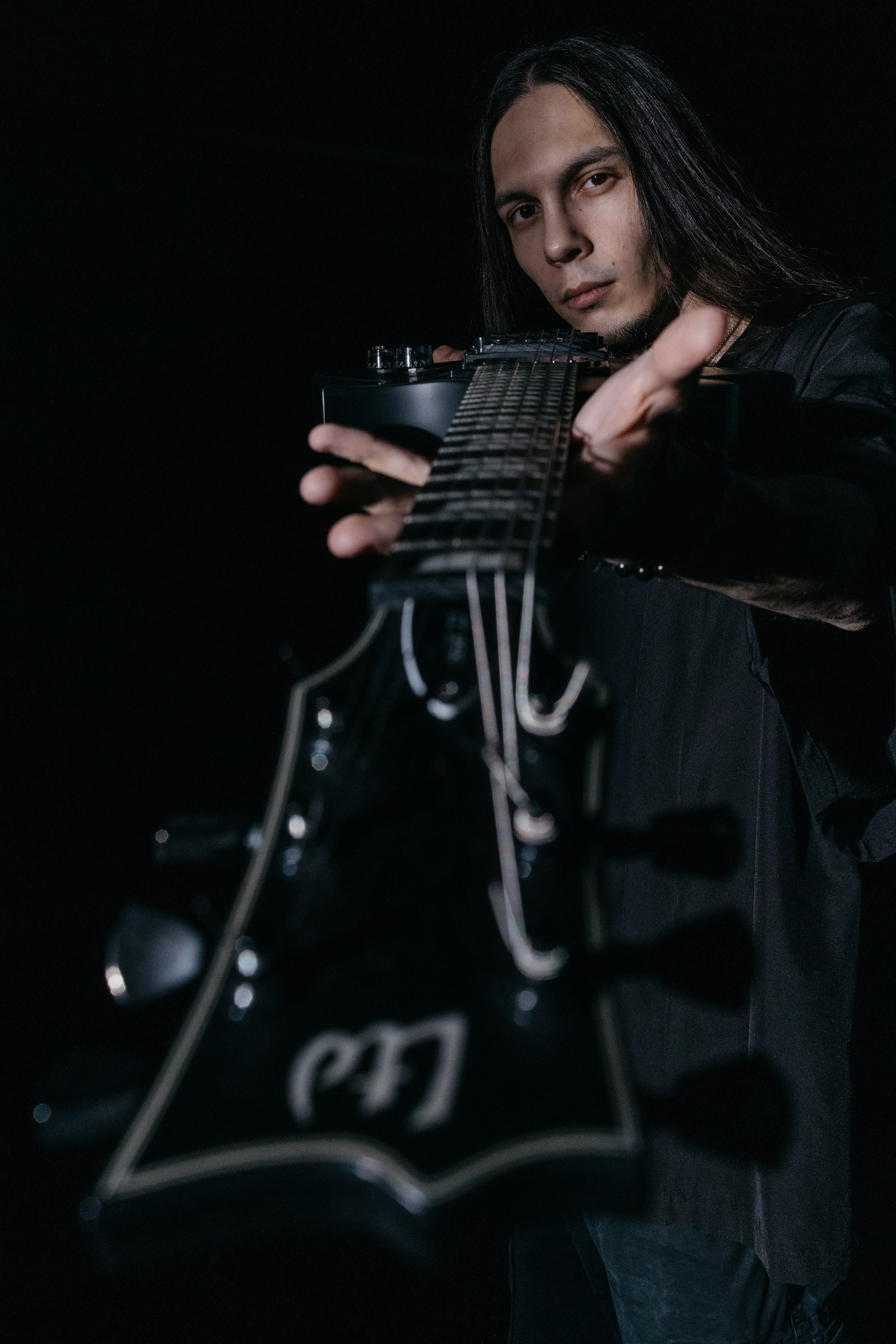 Ренат. Фото для карточки музыканта. Фотограф Регина Крикунова г. Красноярск