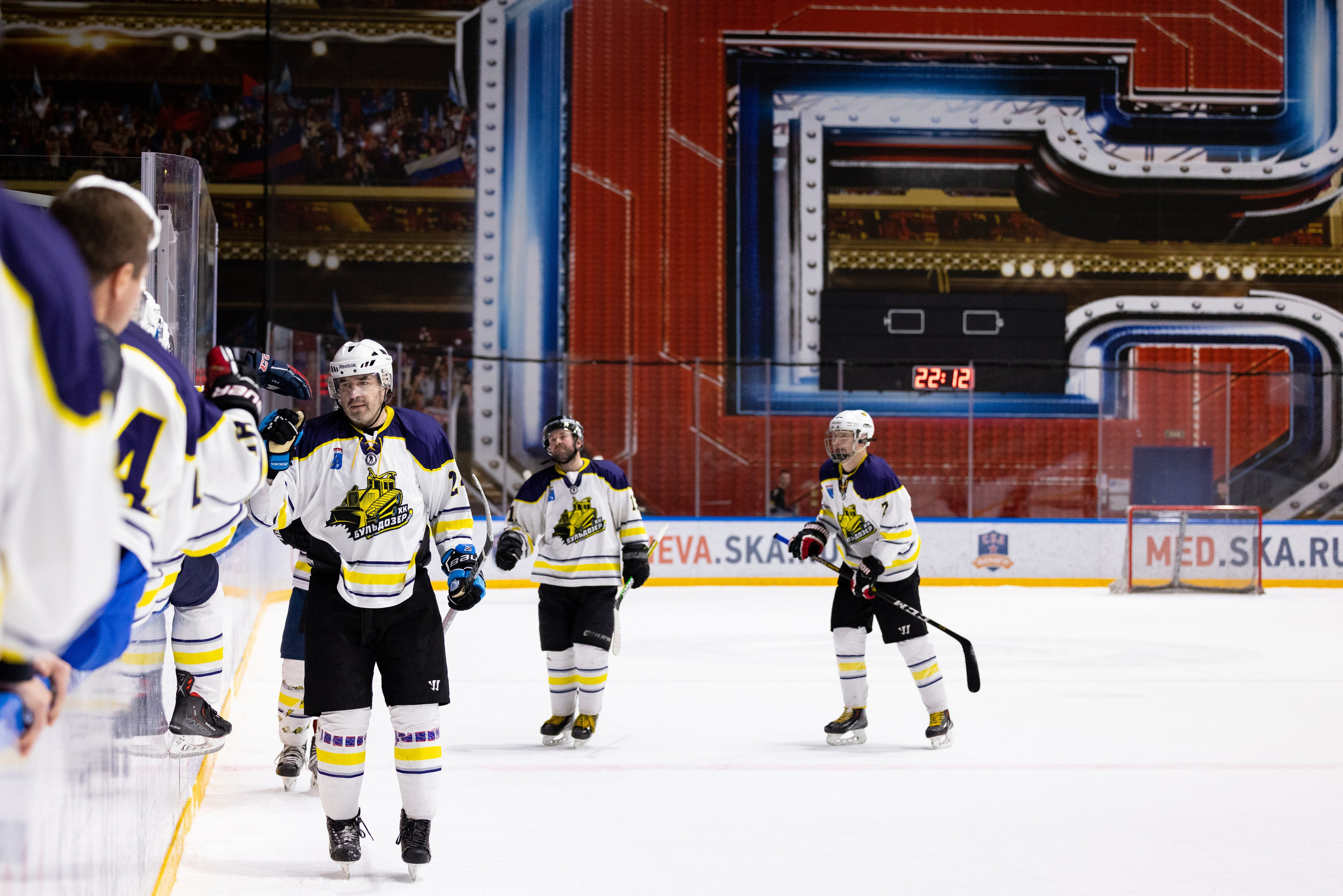 Бульдозер vs. LR-строй. Фотограф Александр Заломаев