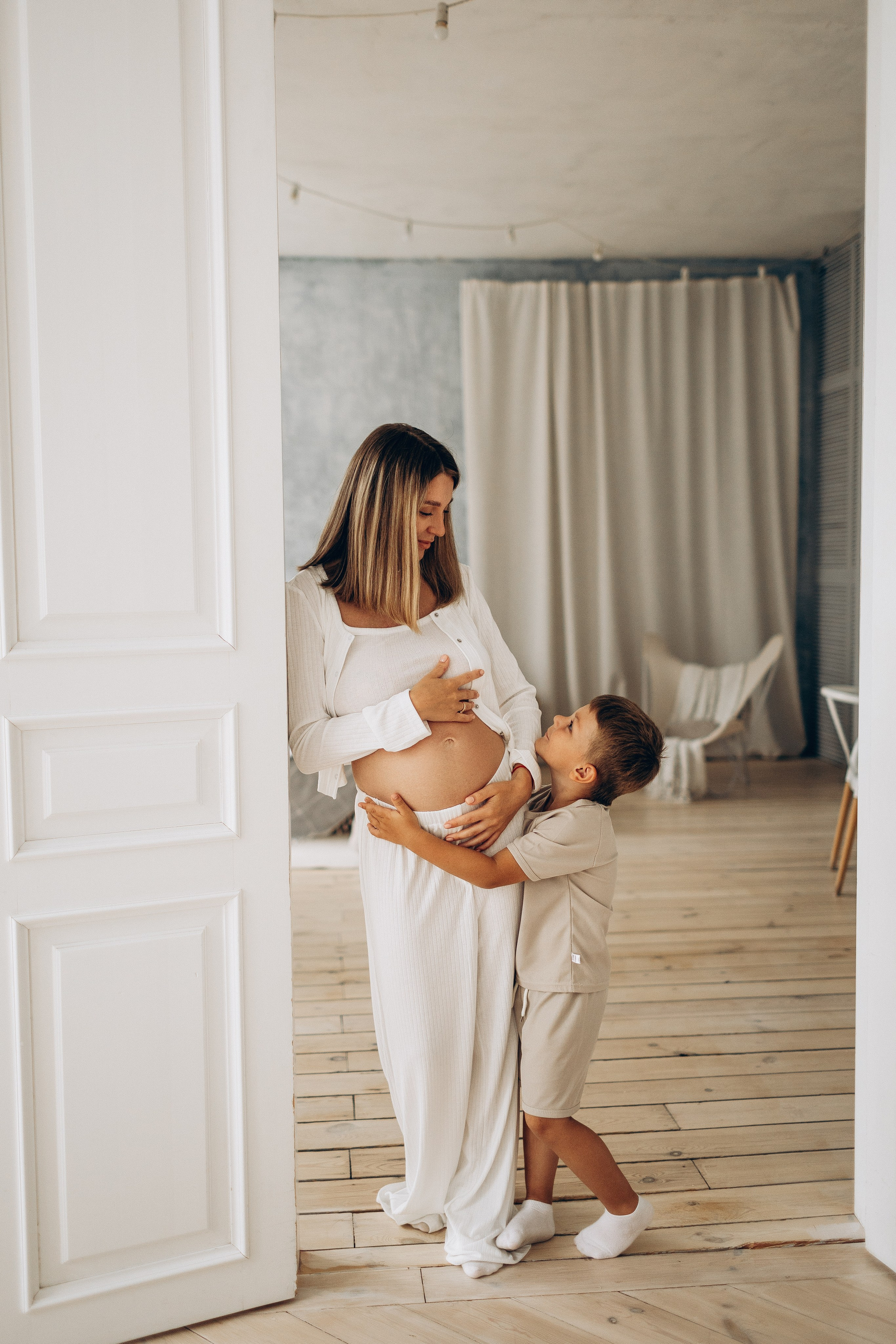 Семейная фотосессия в студии. Семейная съемка — это красивый способ признаться своей семье в любви