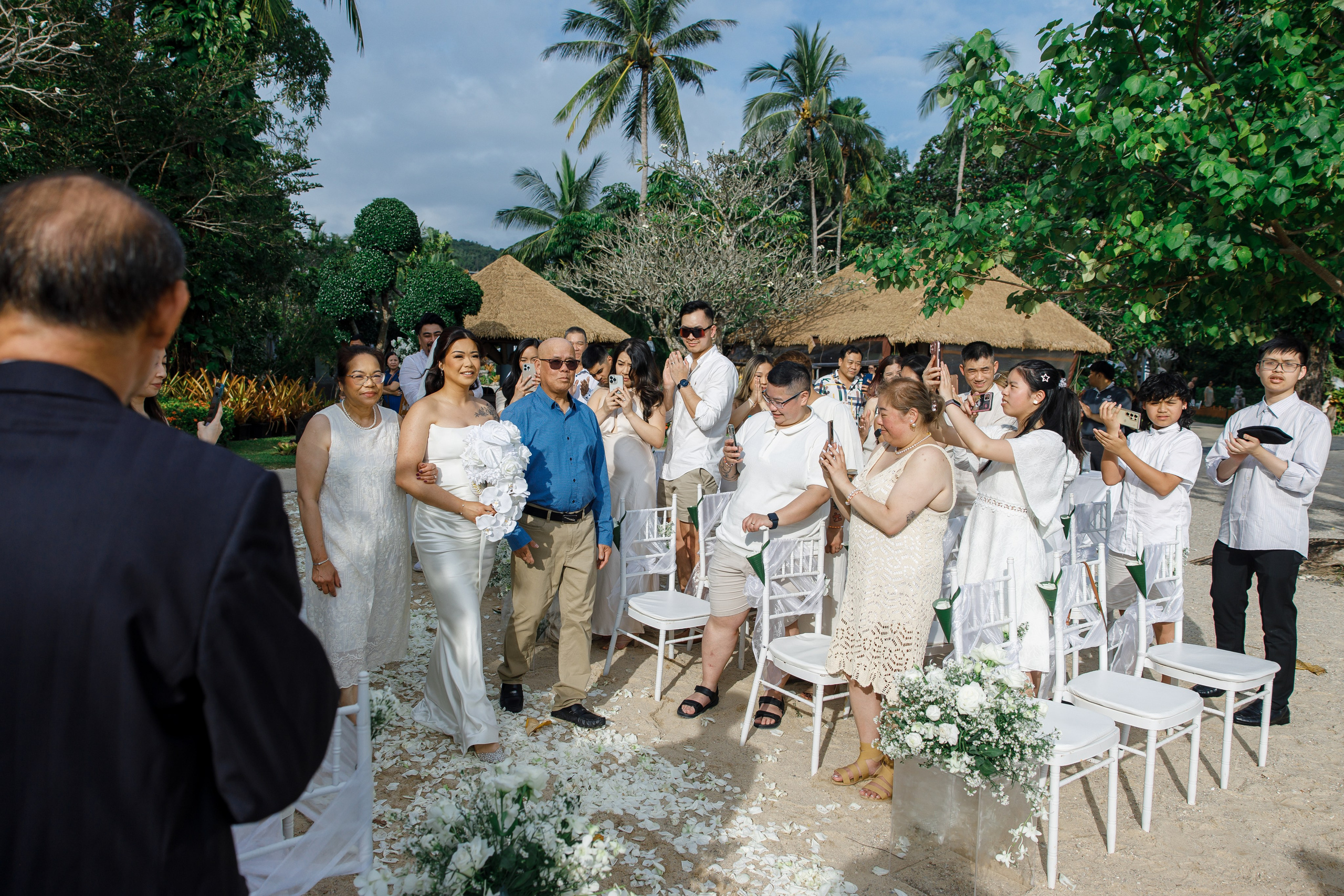 Wedding in Phuket at the Thavorn Hotel. Photographer in Phuket. Photographer Thailand